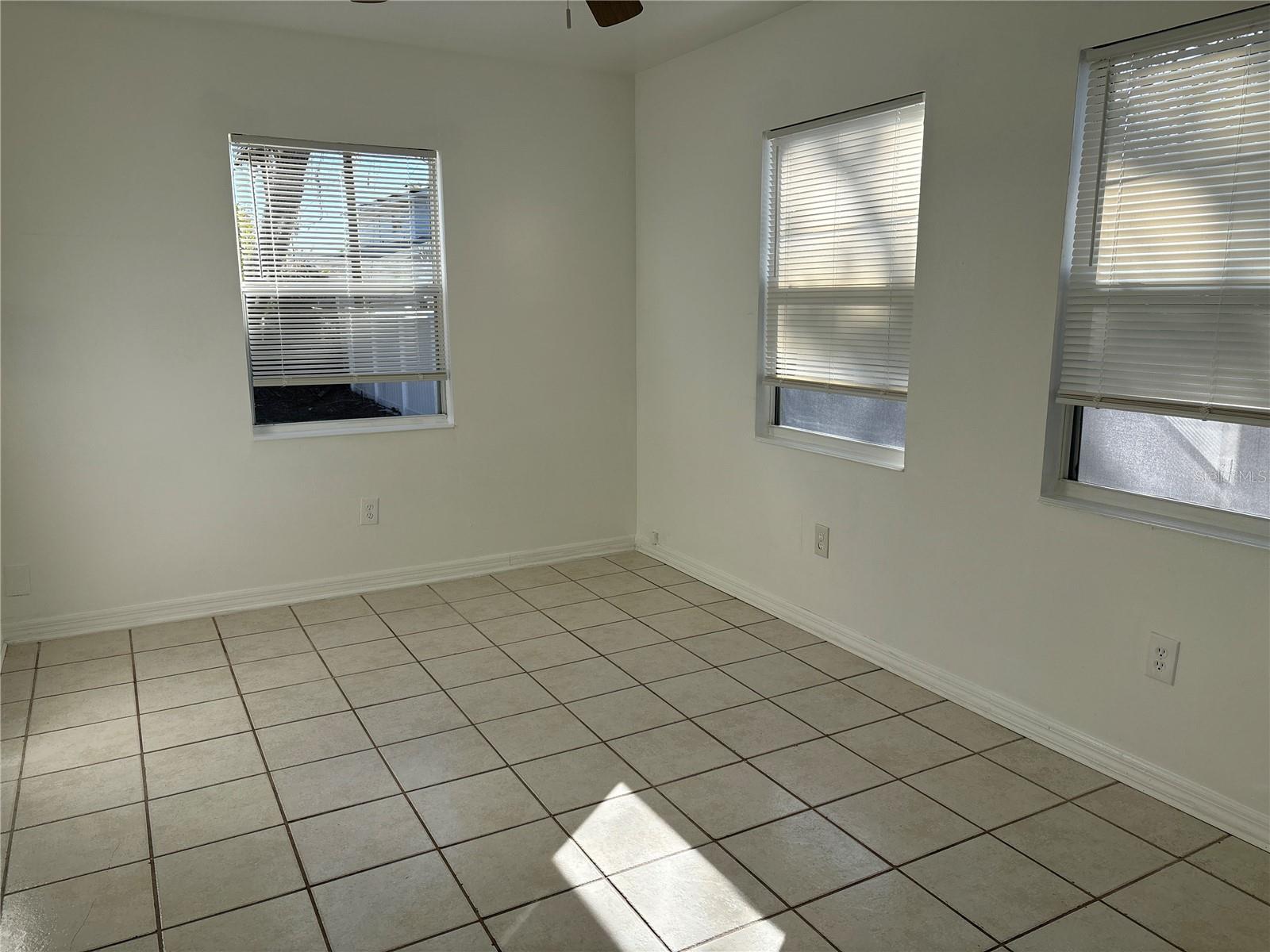 Image 19 of 34 For 1437 Pine Street