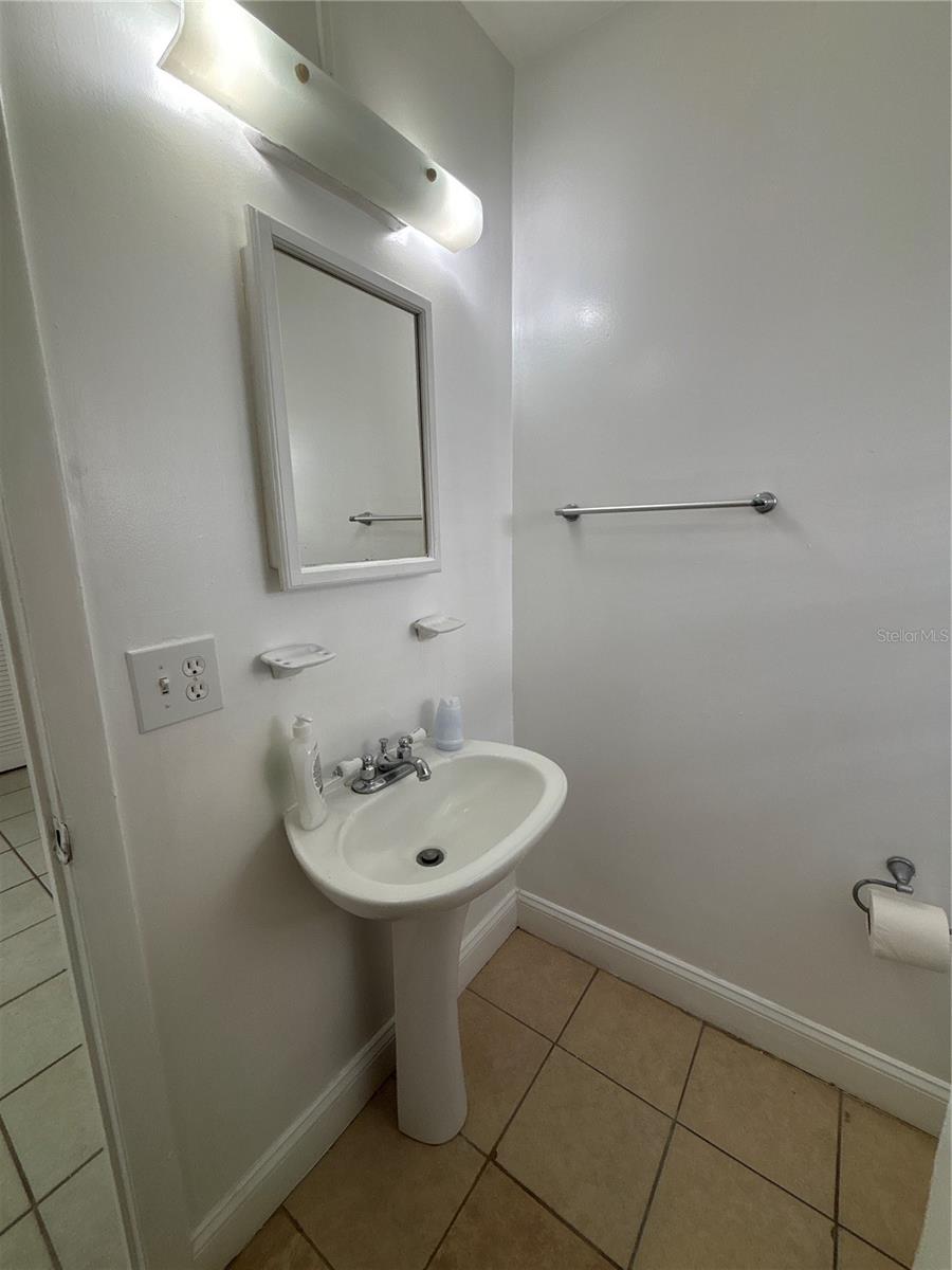 Image 25 of 34 For 1437 Pine Street