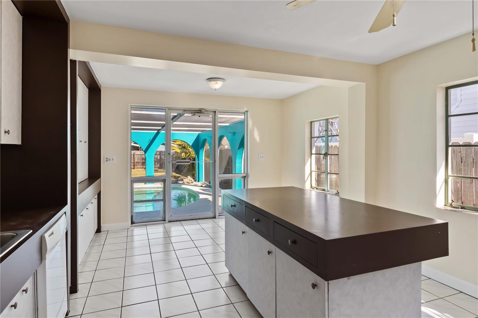 Image 10 of 30 For 14863 Sunset Drive