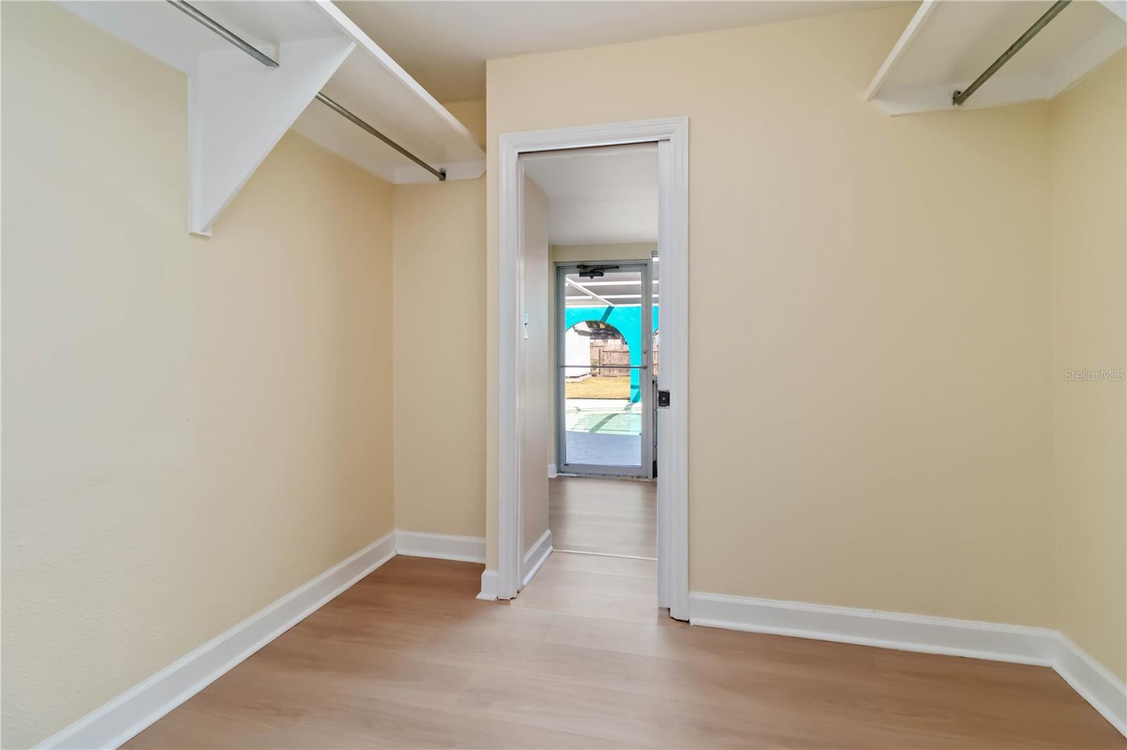 Image 14 of 30 For 14863 Sunset Drive