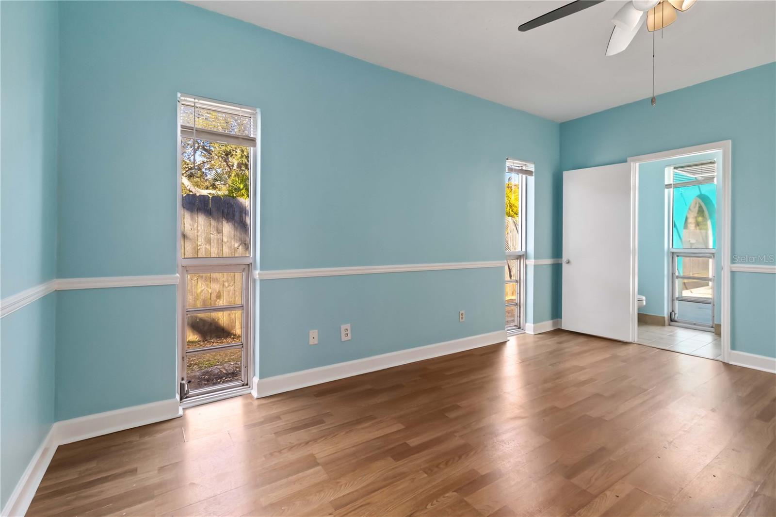 Image 17 of 30 For 14863 Sunset Drive