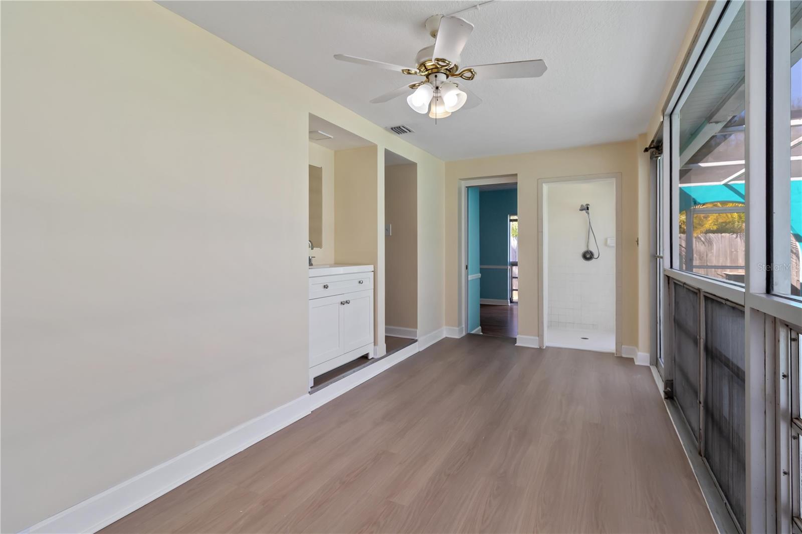 Image 23 of 30 For 14863 Sunset Drive