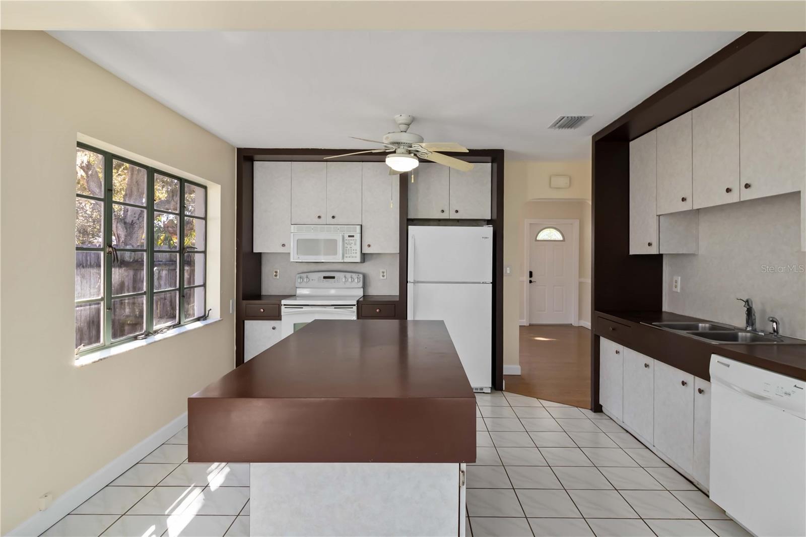 Image 7 of 30 For 14863 Sunset Drive