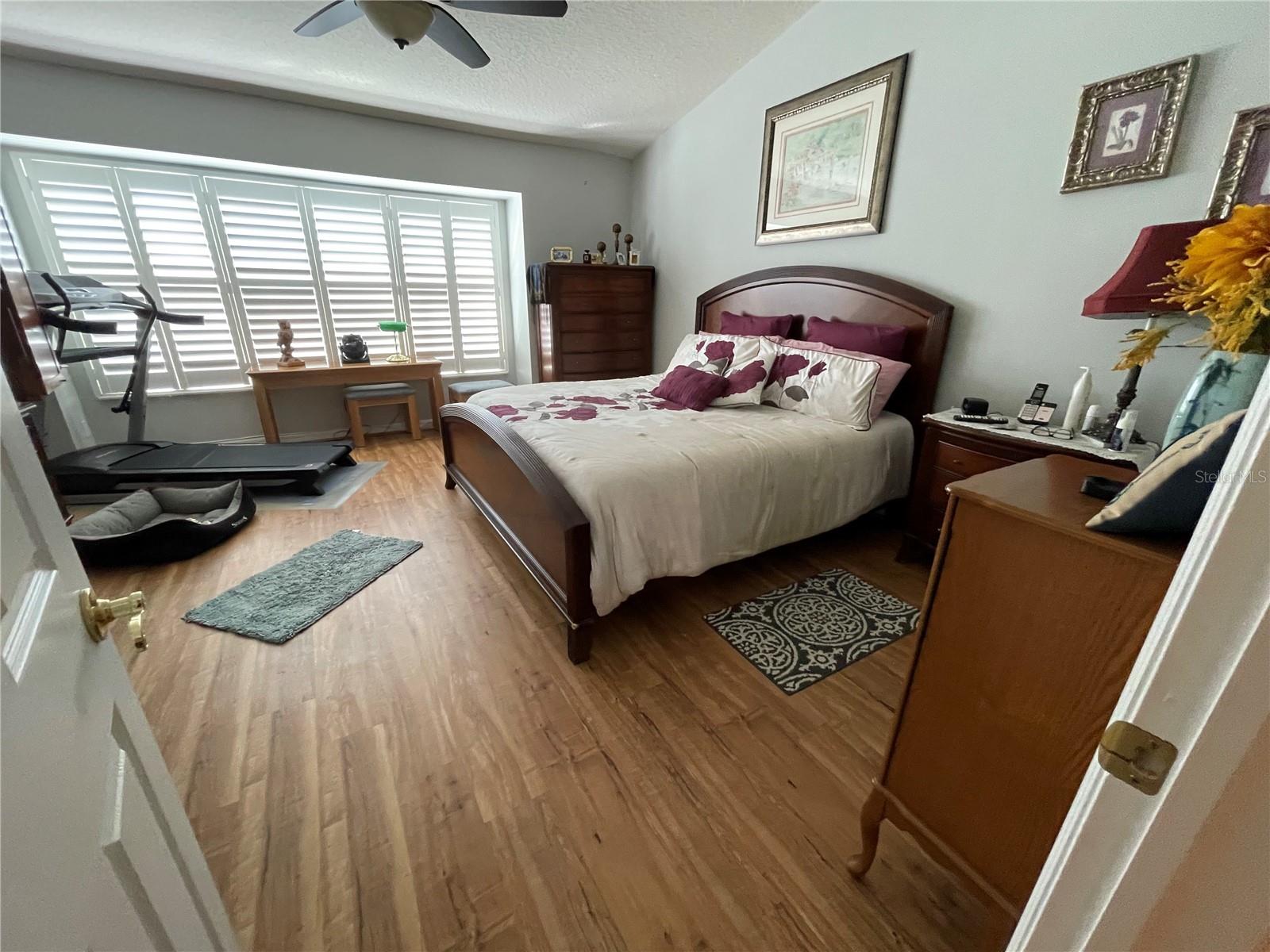 Image 16 of 27 For 3376 Covered Bridge Drive E