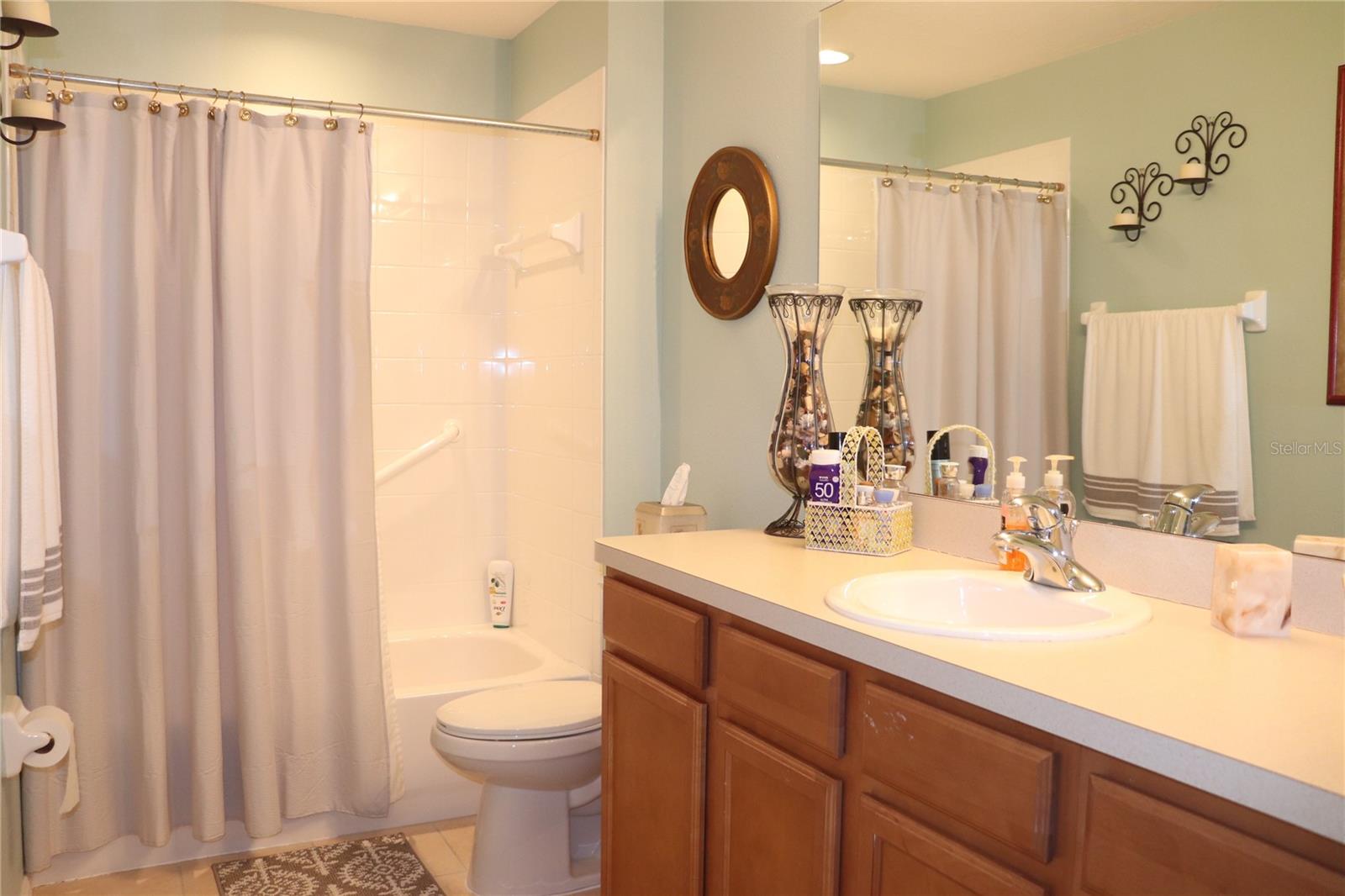 Image 19 of 27 For 3376 Covered Bridge Drive E