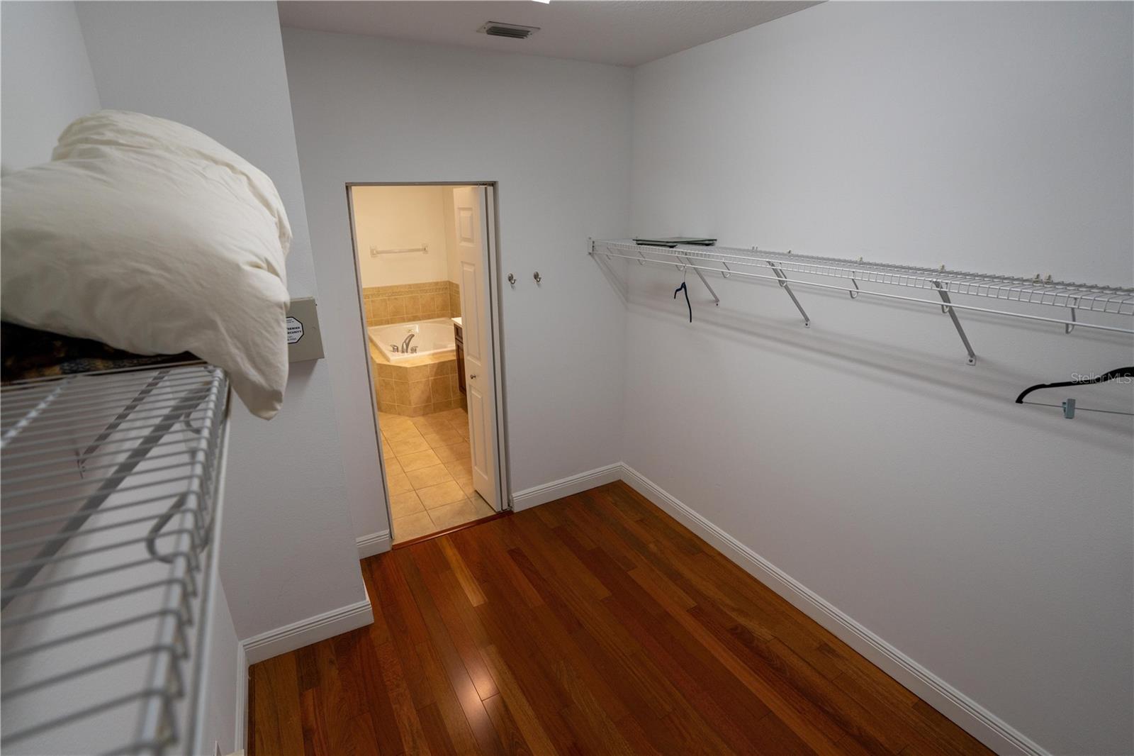 Image 24 of 44 For 4639 Overlook Drive Ne