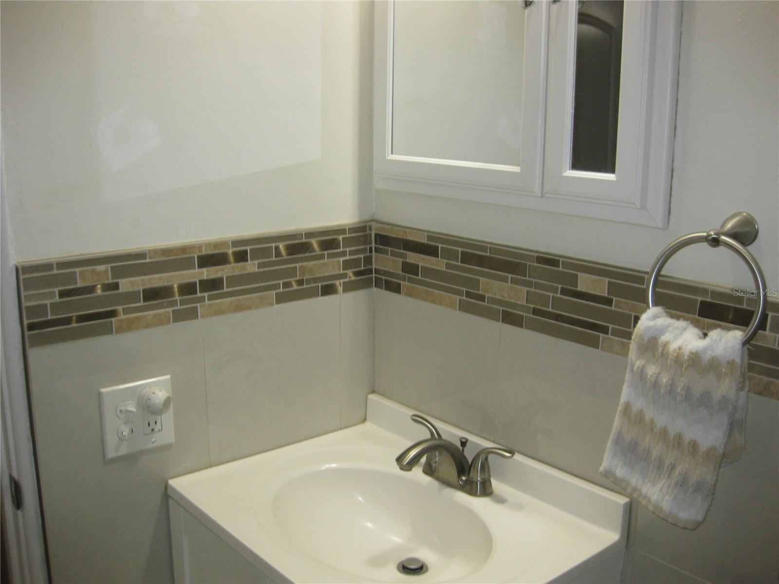 Image 12 of 15 For 5860 43rd Terrace N 1518