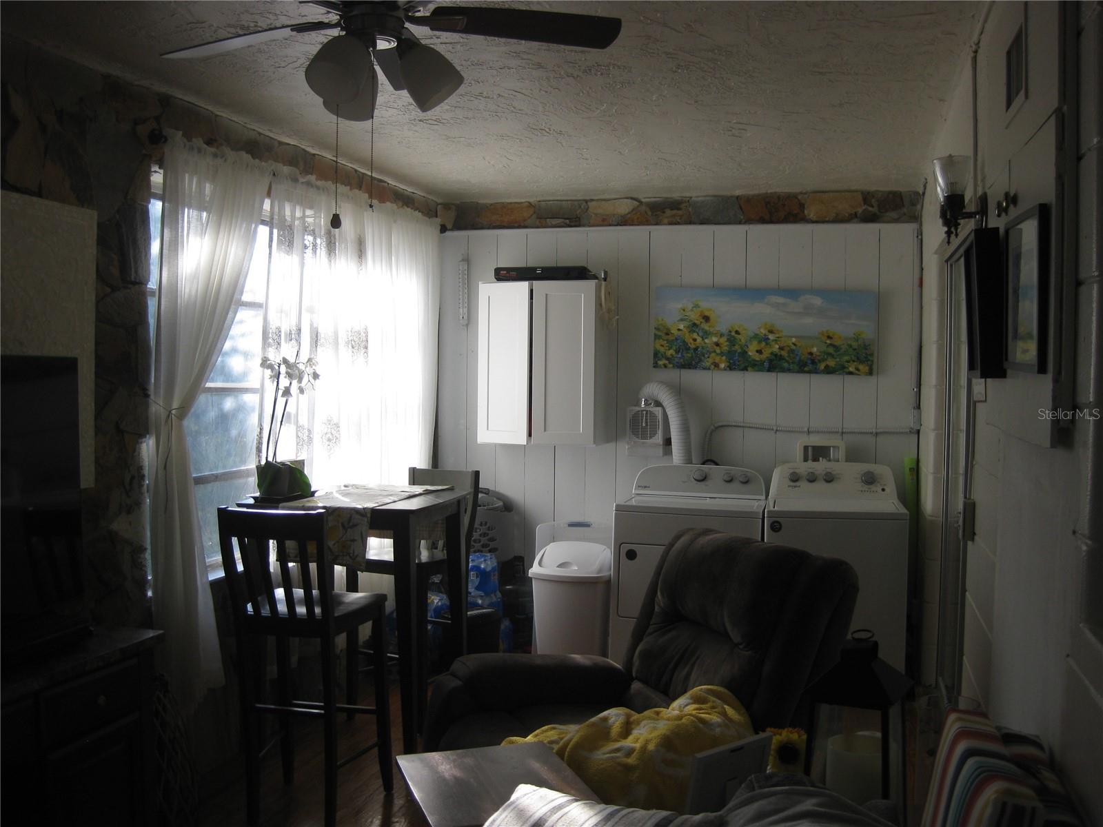 Image 8 of 15 For 5860 43rd Terrace N 1518