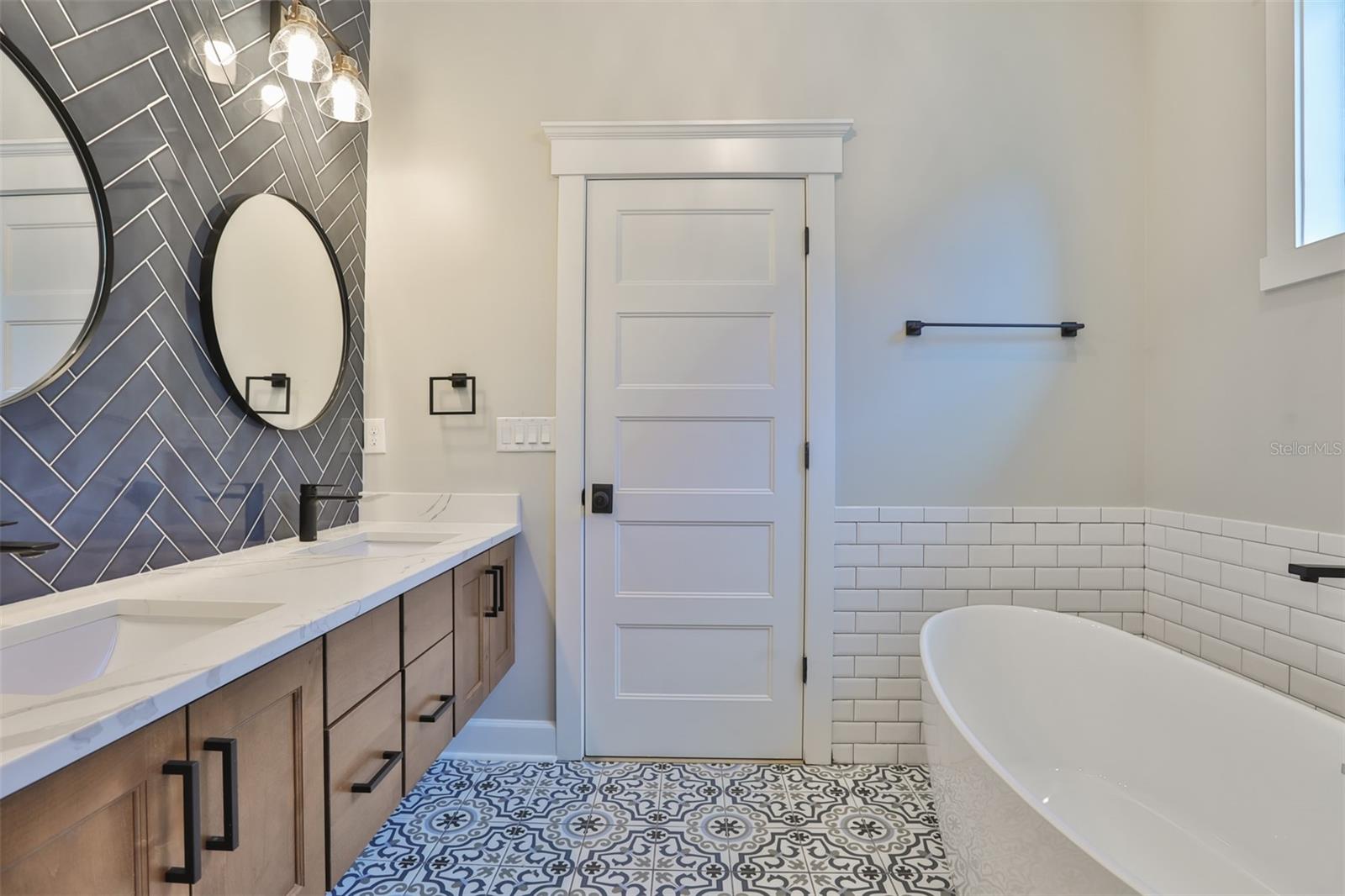 Image 18 of 40 For 6214 Main Avenue