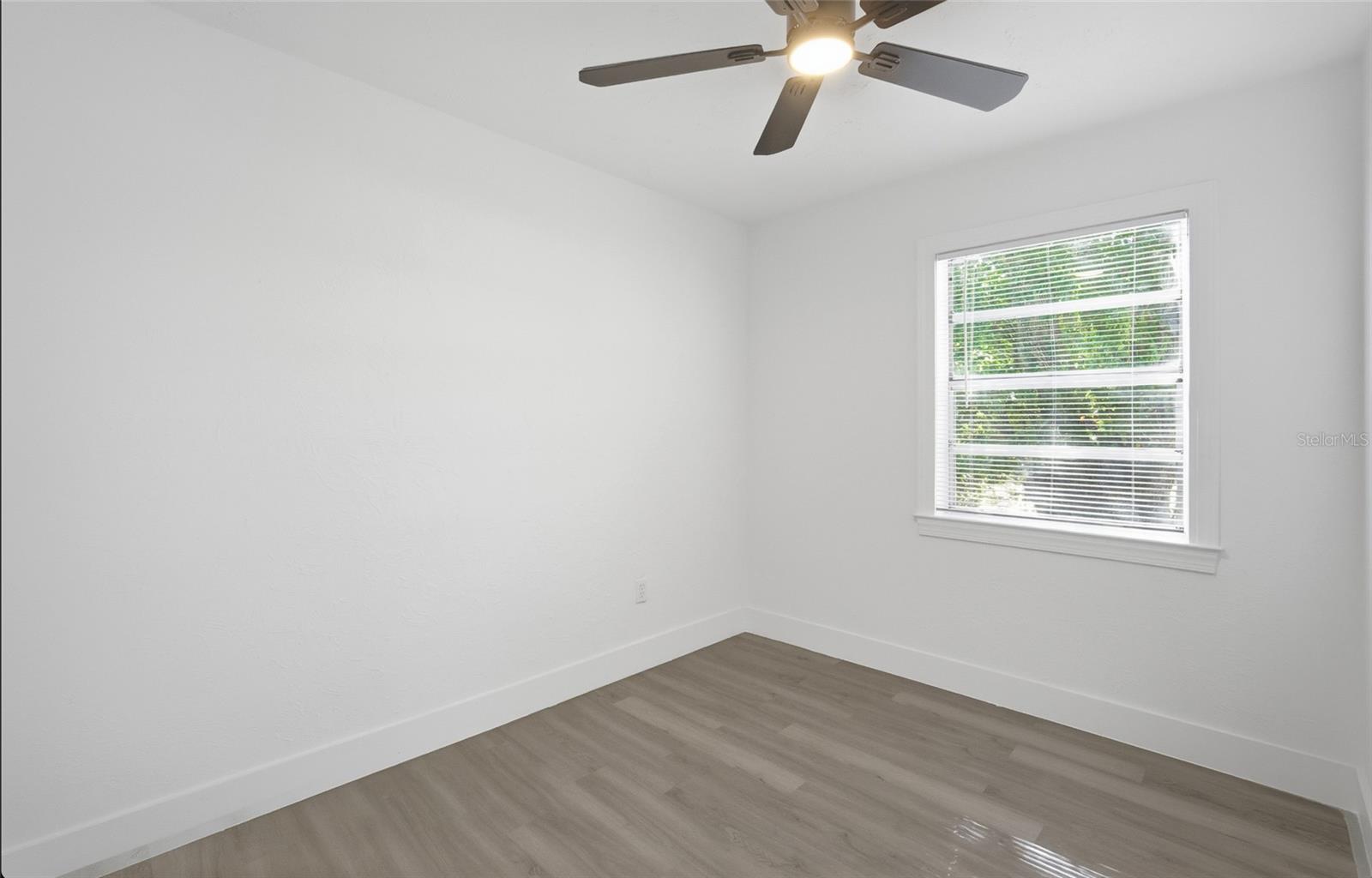 Listing photo id 11 for 10001 20th Street