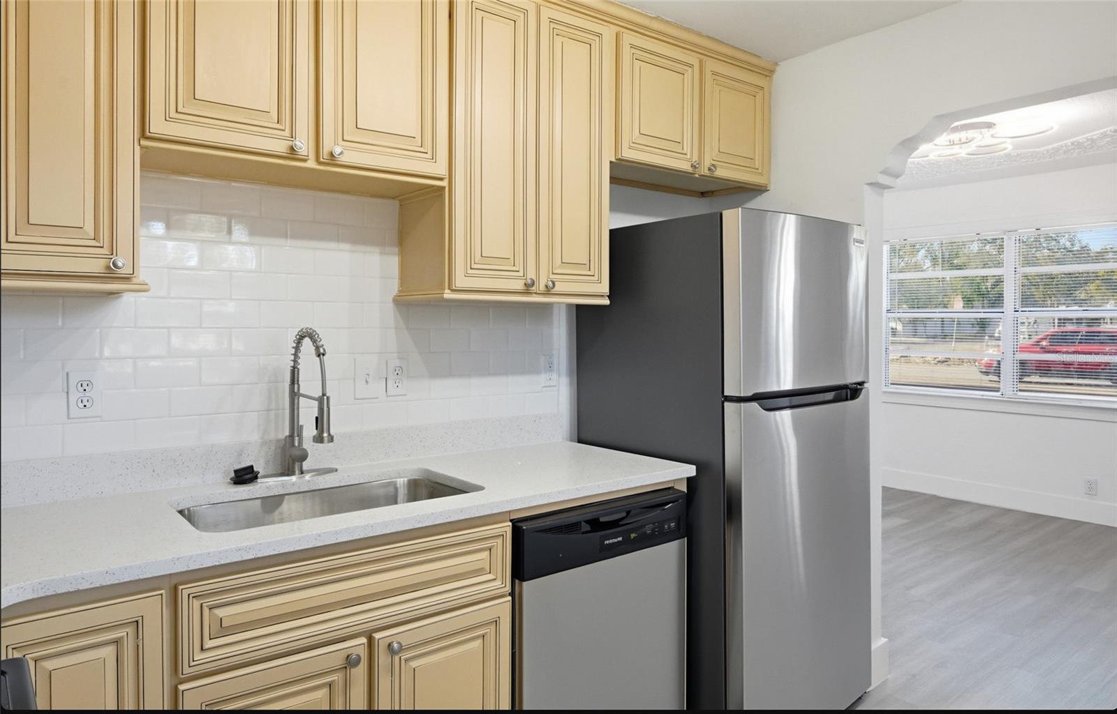 Listing photo id 2 for 10001 20th Street