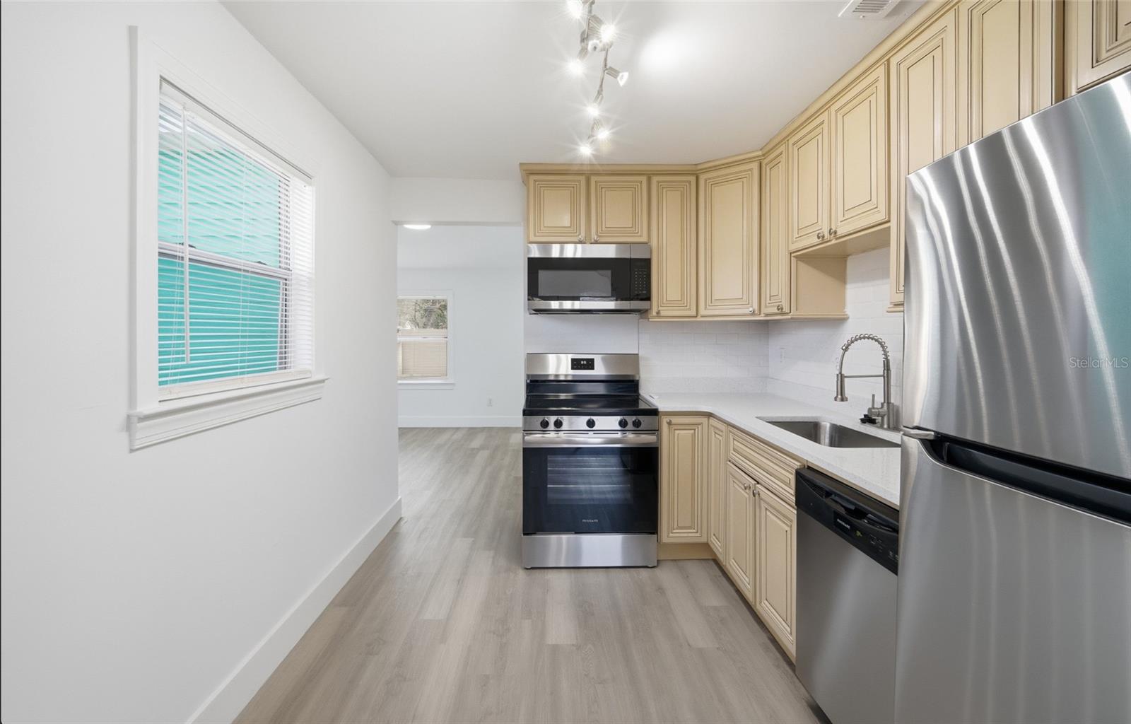 Listing photo id 3 for 10001 20th Street