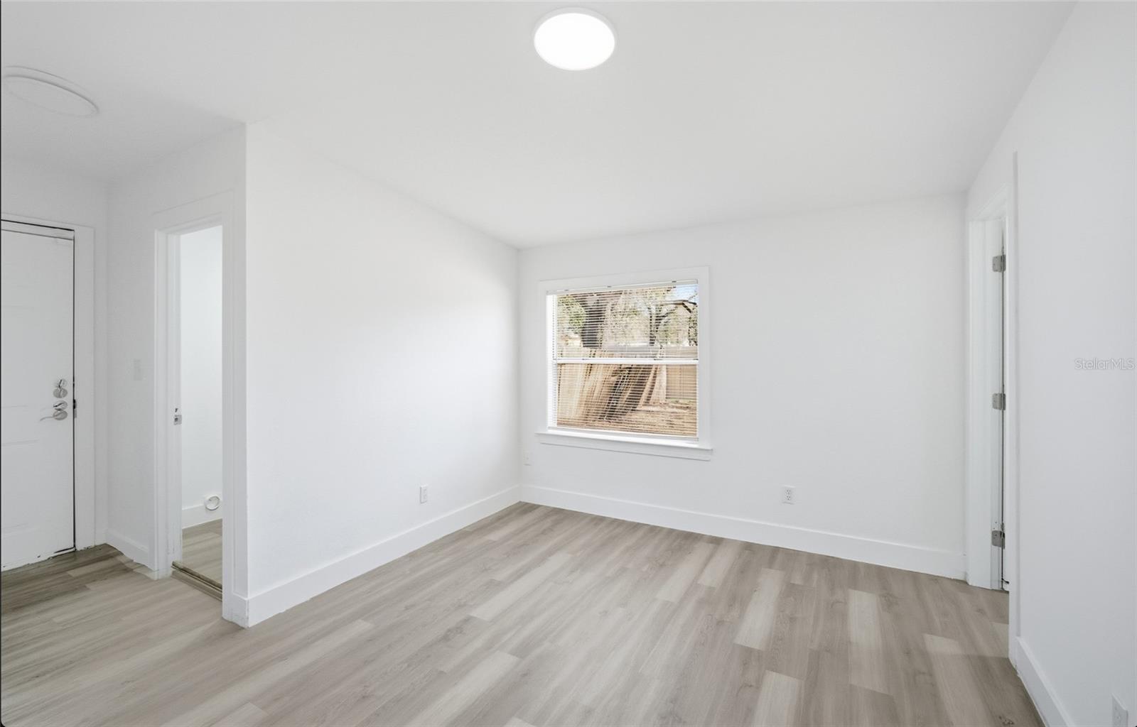 Listing photo id 4 for 10001 20th Street