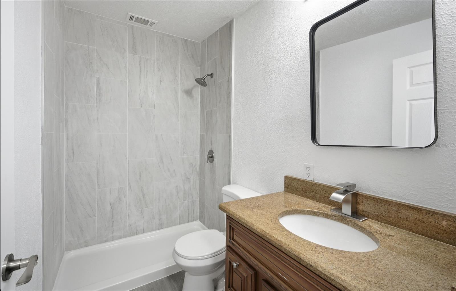 Listing photo id 6 for 10001 20th Street