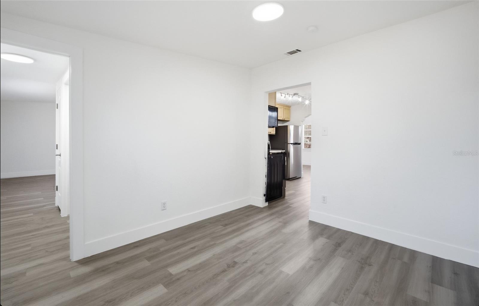 Listing photo id 7 for 10001 20th Street