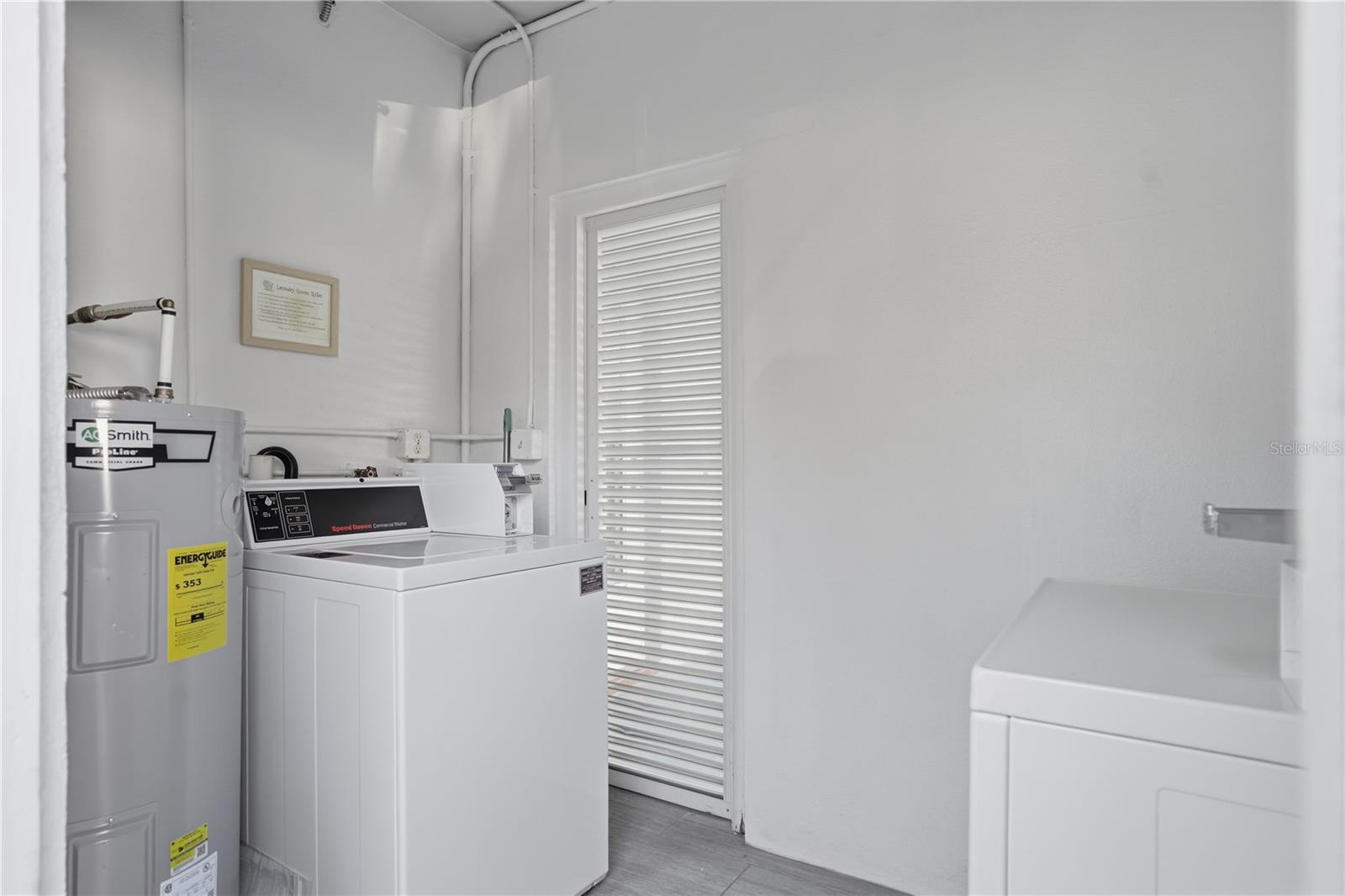 Image 18 of 38 For 2566 Gary Circle 6