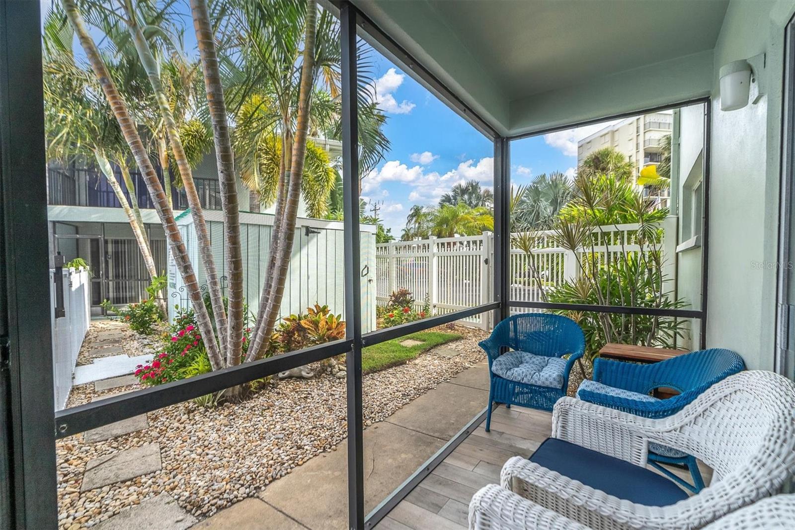 Image 22 of 38 For 2566 Gary Circle 6