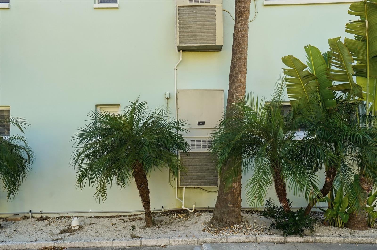 Image 28 of 38 For 2566 Gary Circle 6