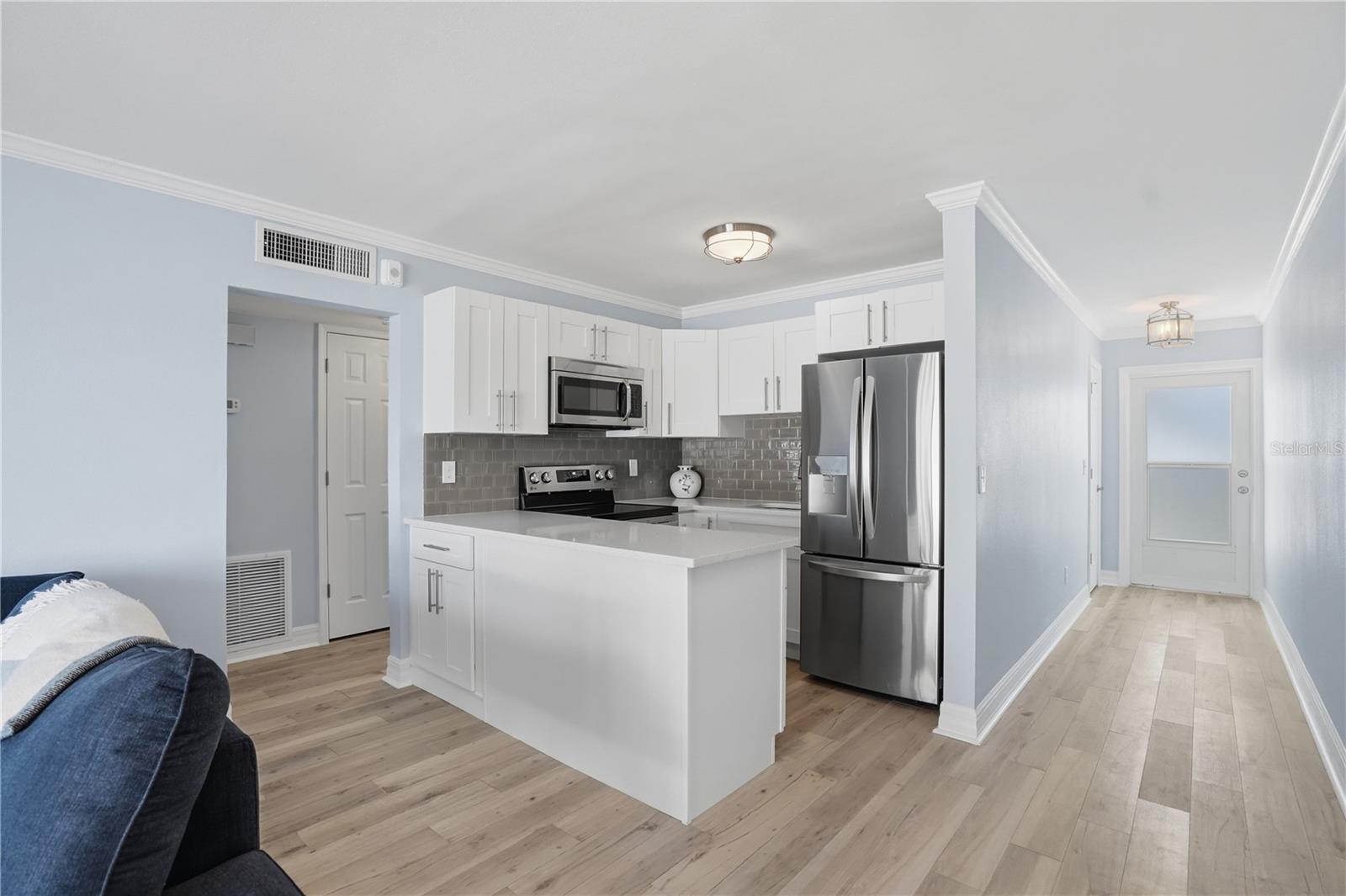 Image 9 of 38 For 2566 Gary Circle 6