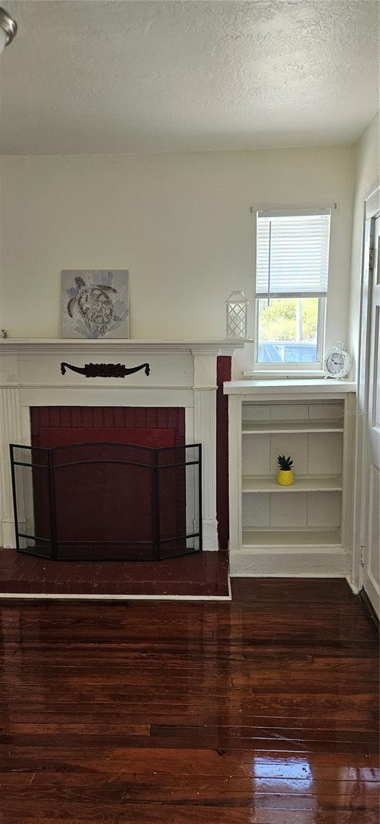 Image 3 of 8 For 1610 27th Avenue N