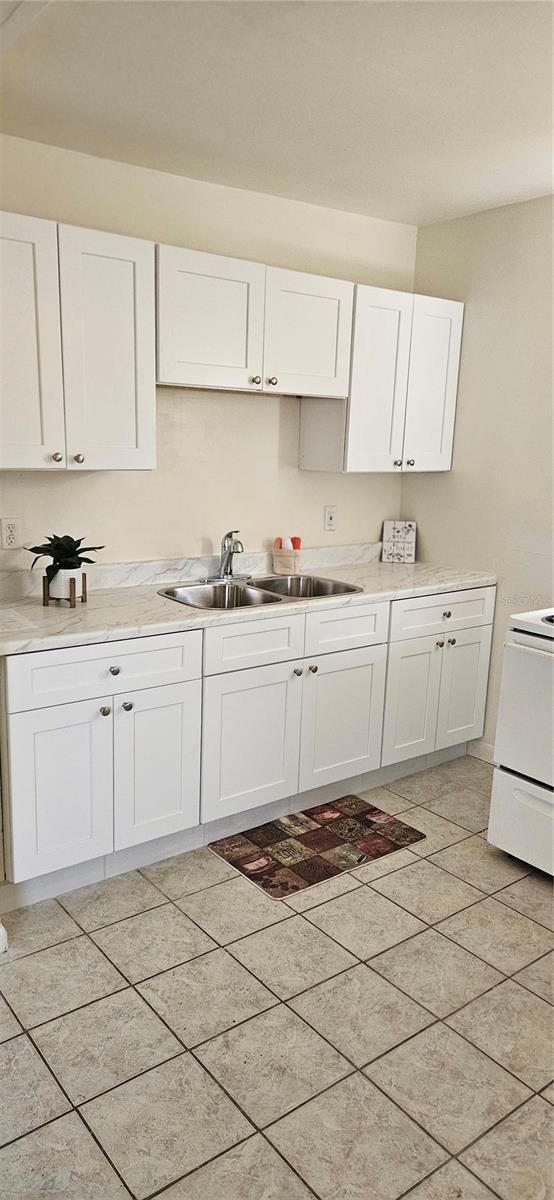 Image 4 of 8 For 1610 27th Avenue N