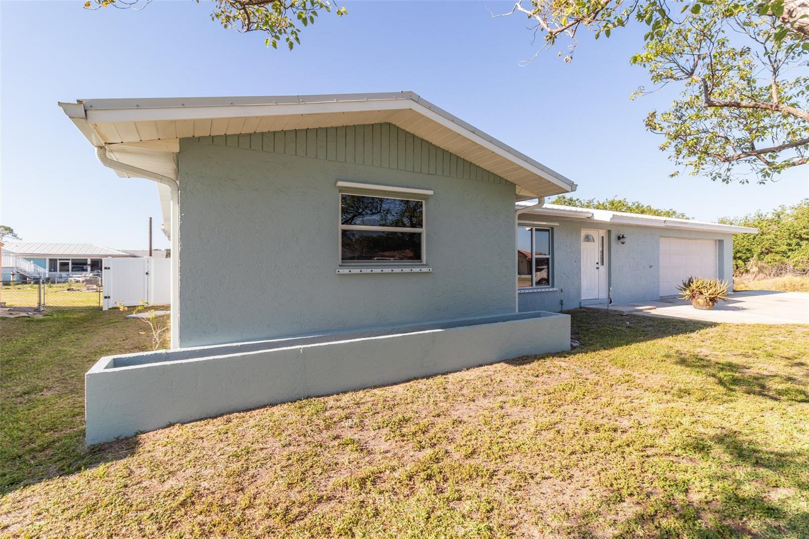 Image 26 of 29 For 22465 Lewiston Avenue