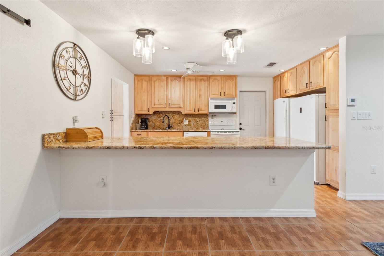 Image 7 of 29 For 22465 Lewiston Avenue