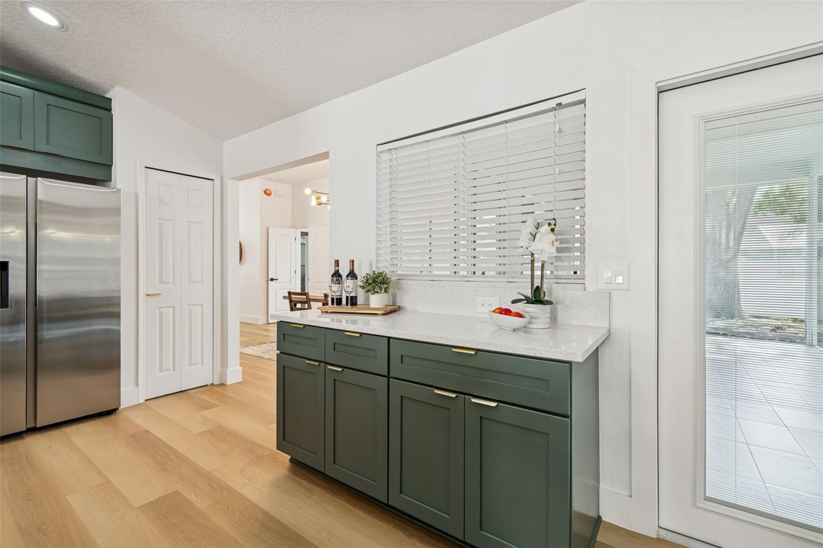 Image 12 of 98 For 8443 Ridgebrook Circle