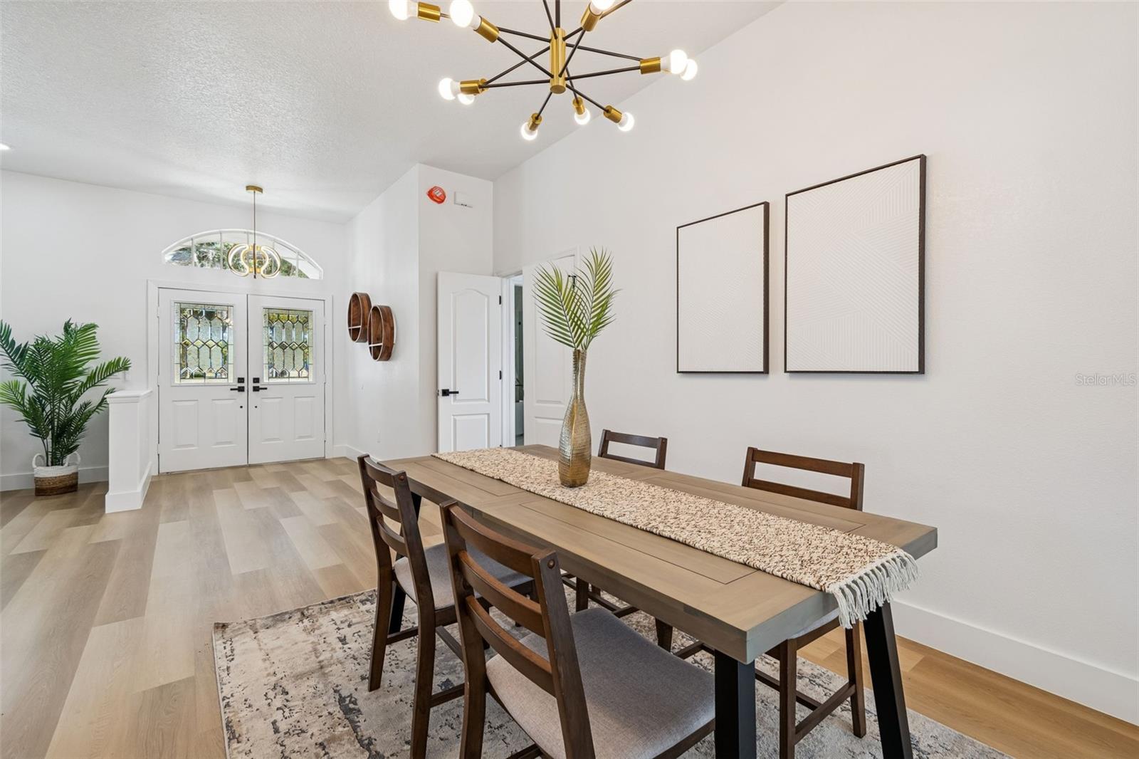 Image 19 of 98 For 8443 Ridgebrook Circle