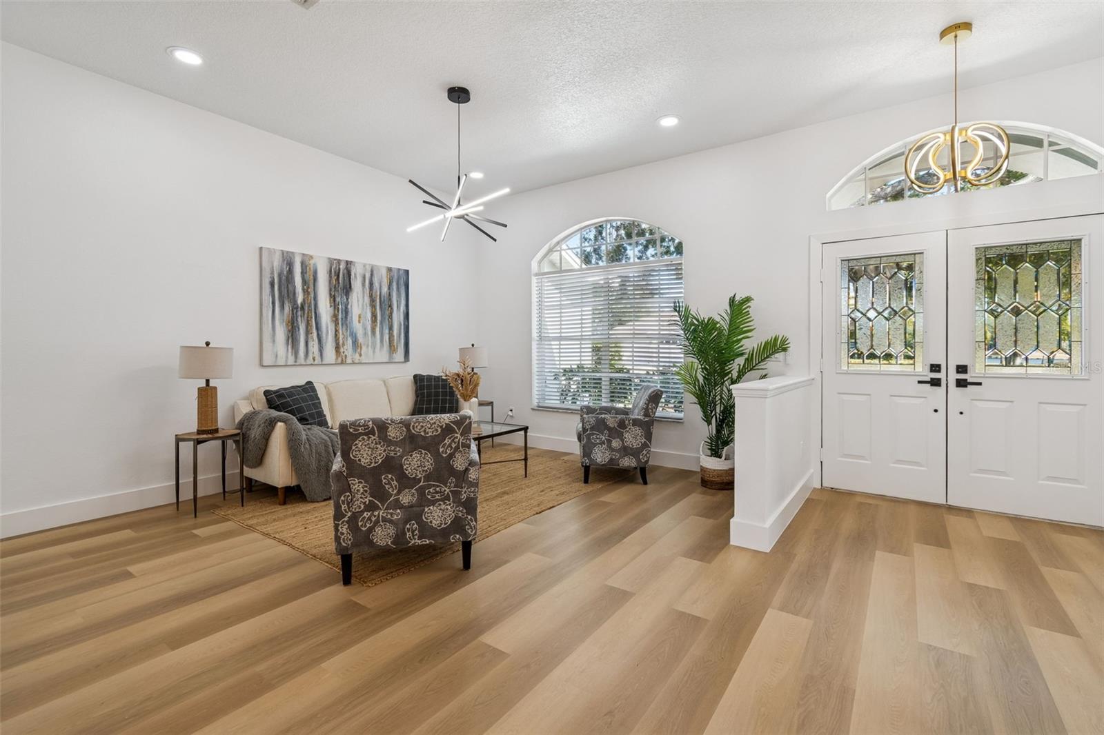 Image 21 of 98 For 8443 Ridgebrook Circle