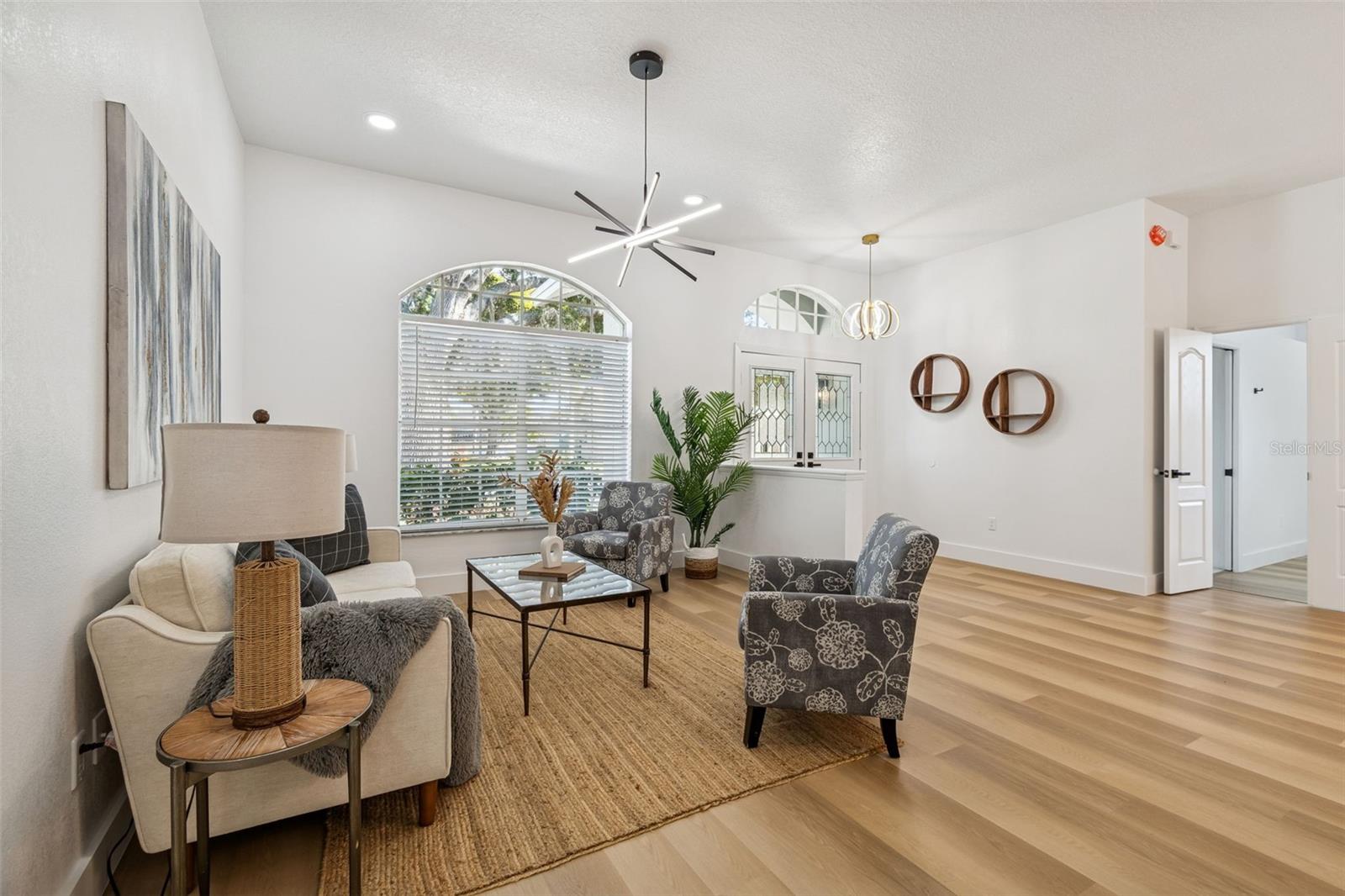 Image 22 of 98 For 8443 Ridgebrook Circle