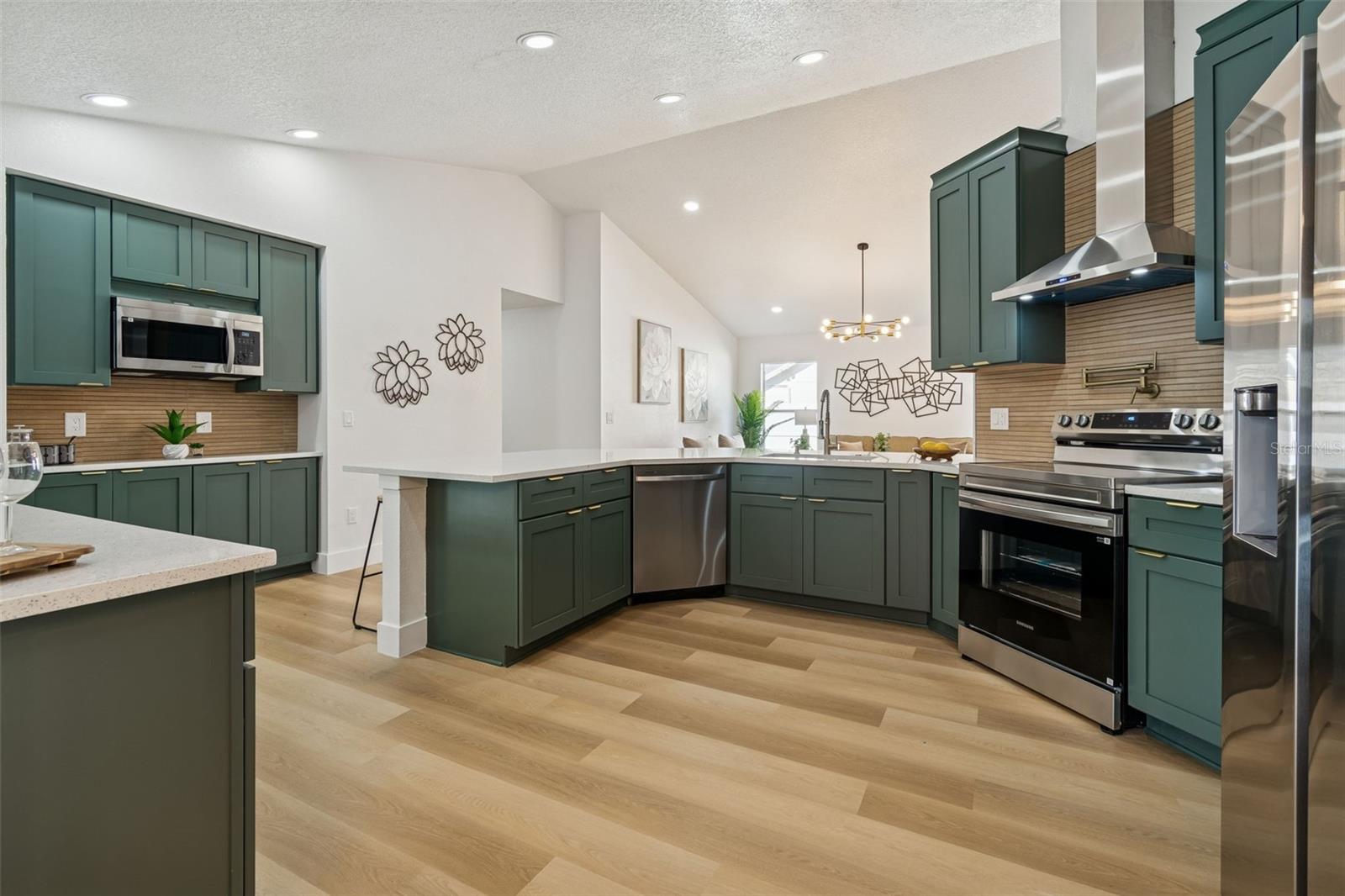 Image 29 of 98 For 8443 Ridgebrook Circle