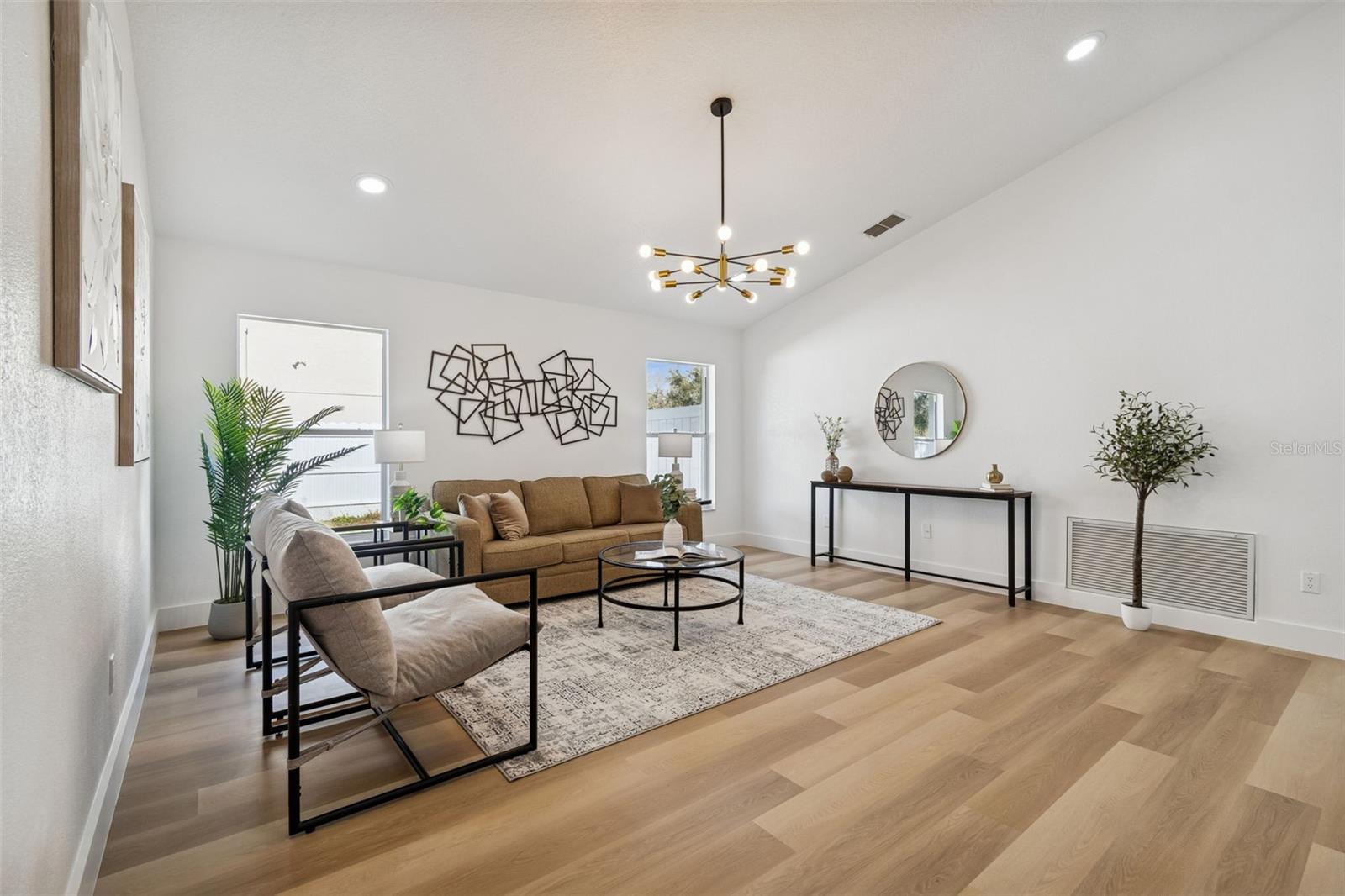 Image 33 of 98 For 8443 Ridgebrook Circle