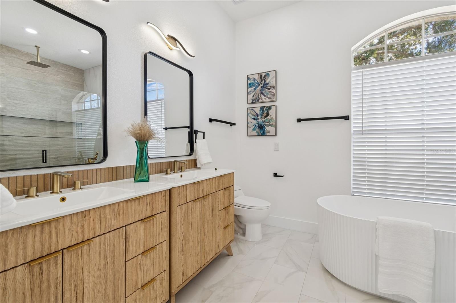 Image 37 of 98 For 8443 Ridgebrook Circle