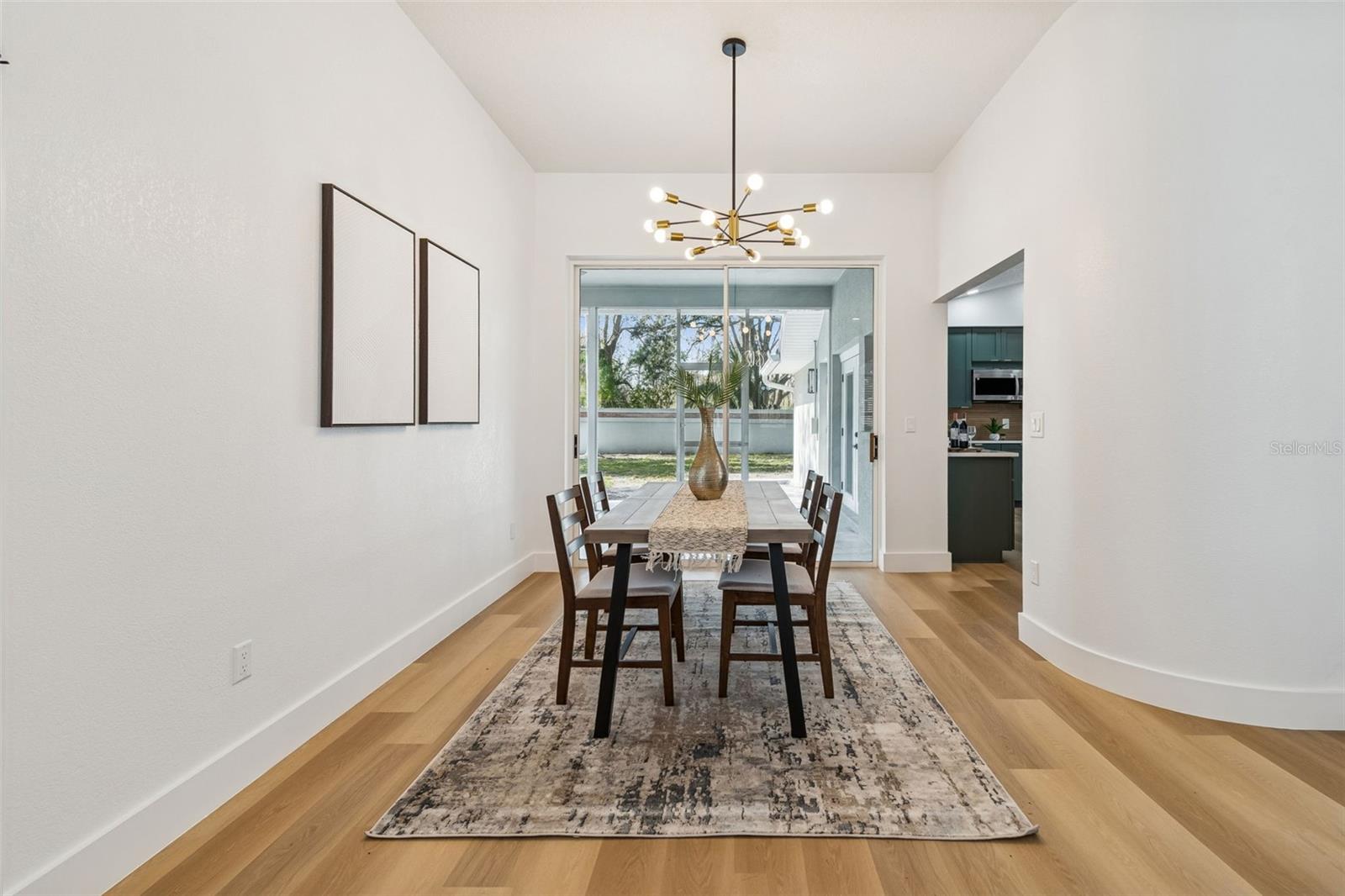 Image 4 of 98 For 8443 Ridgebrook Circle