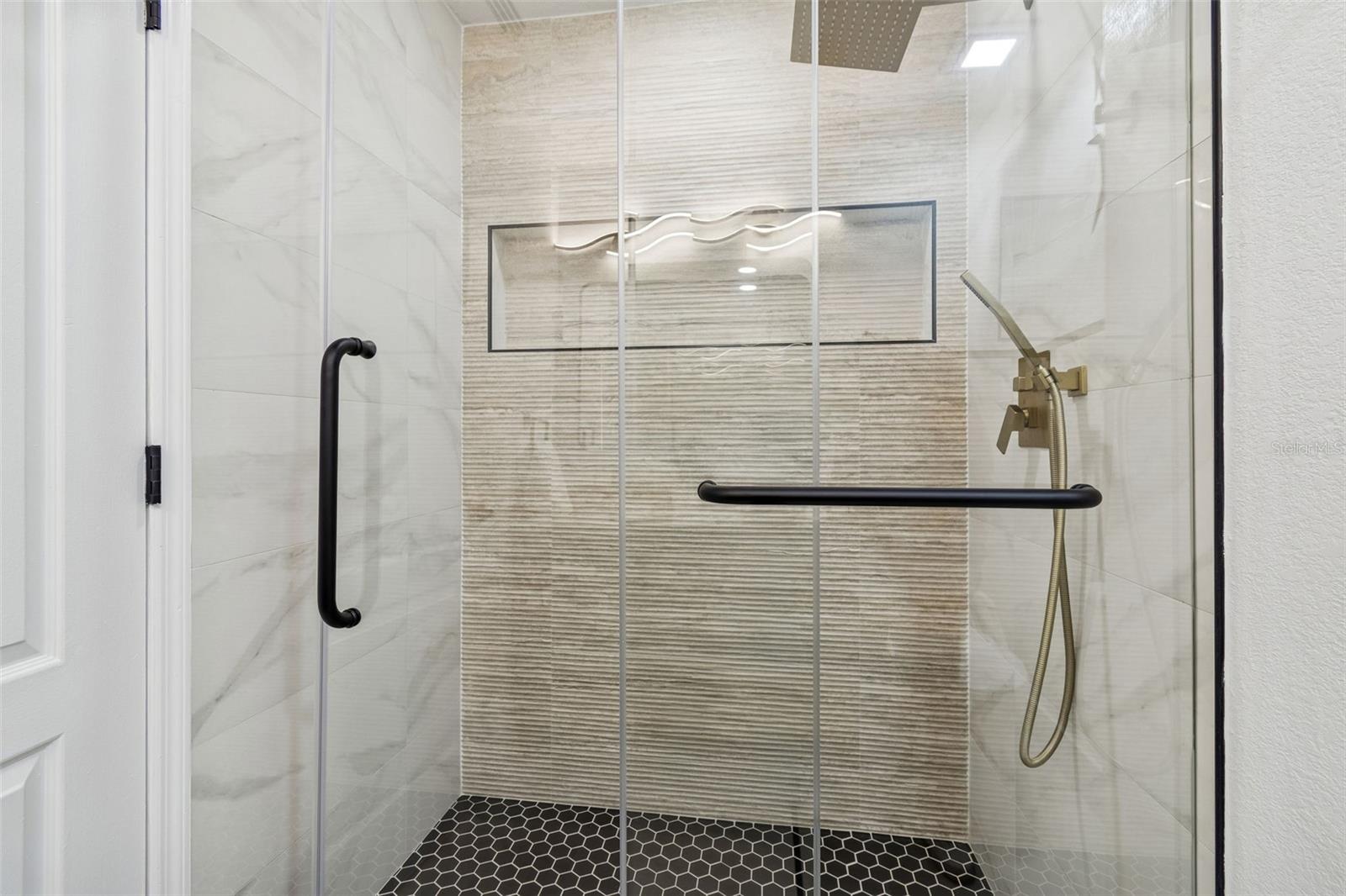 Image 40 of 98 For 8443 Ridgebrook Circle