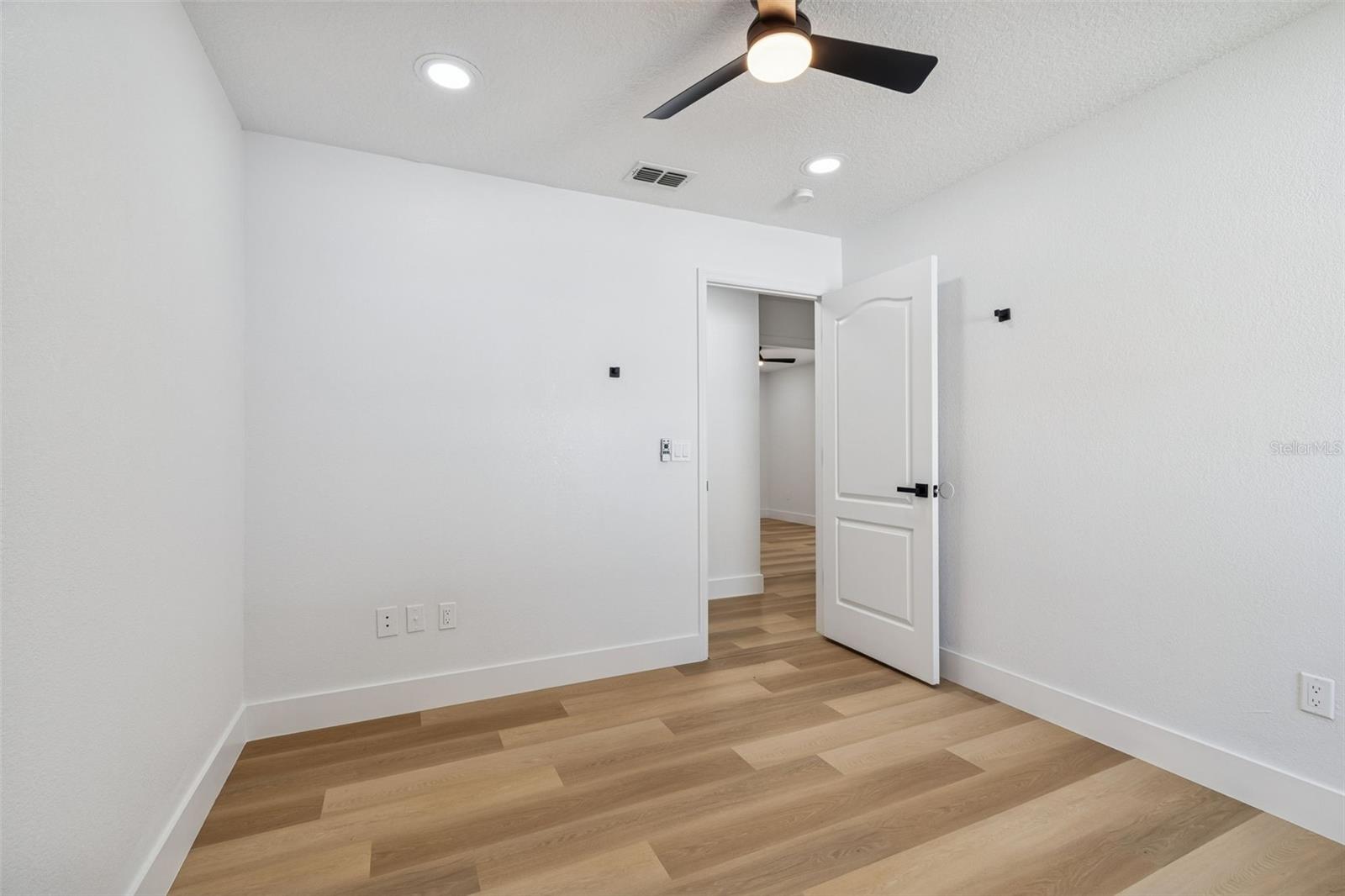 Image 45 of 98 For 8443 Ridgebrook Circle