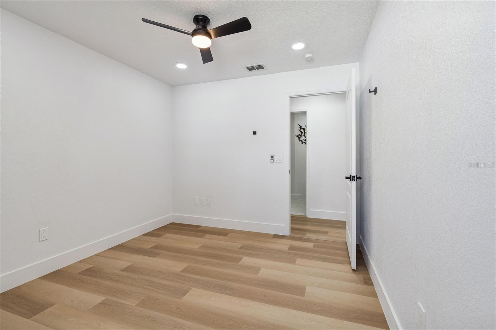 Image 46 of 98 For 8443 Ridgebrook Circle