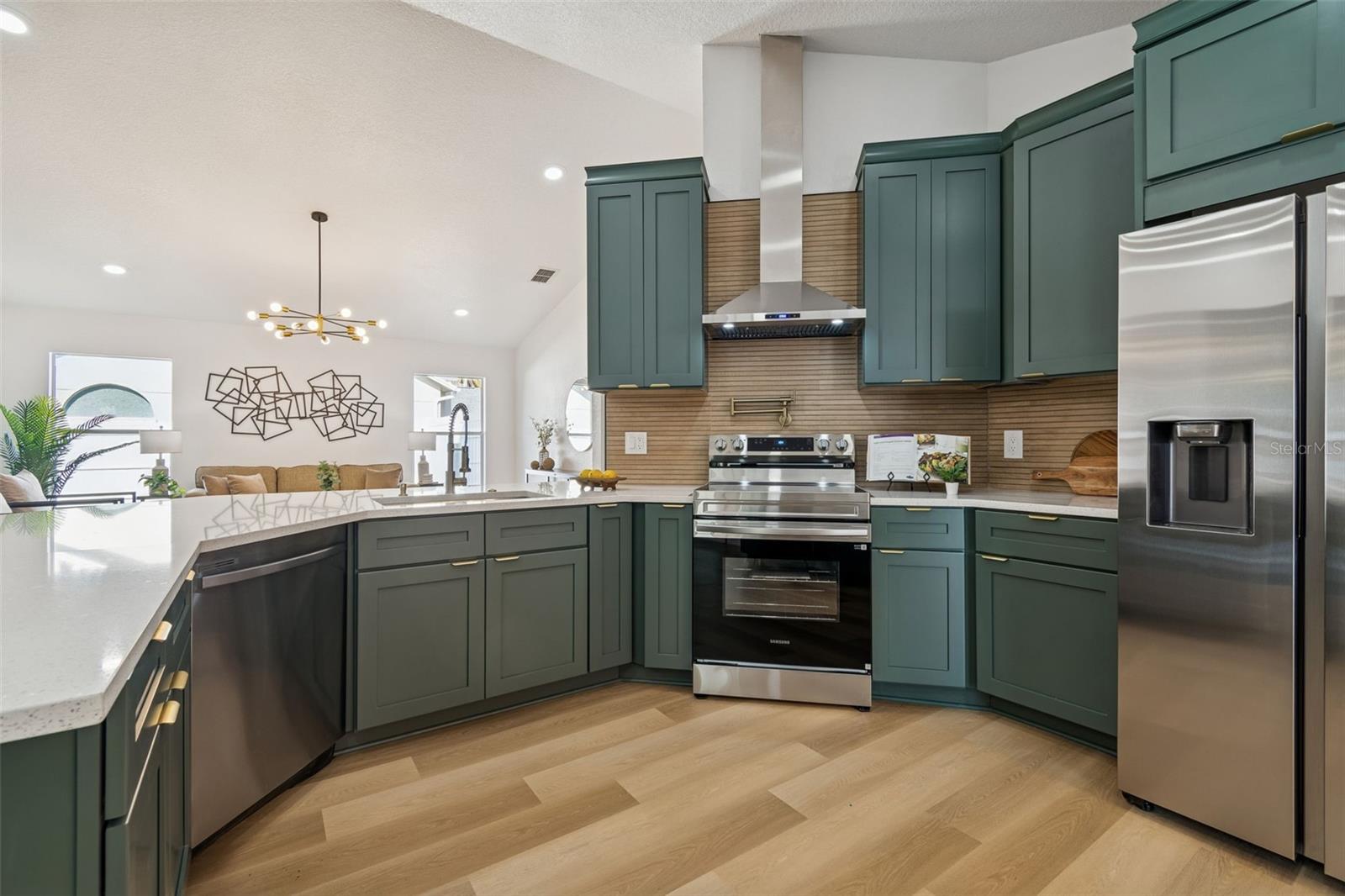 Image 5 of 98 For 8443 Ridgebrook Circle