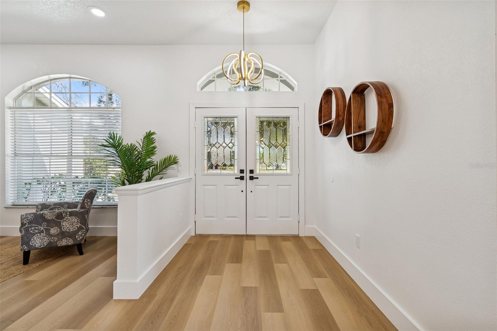 Image 6 of 98 For 8443 Ridgebrook Circle