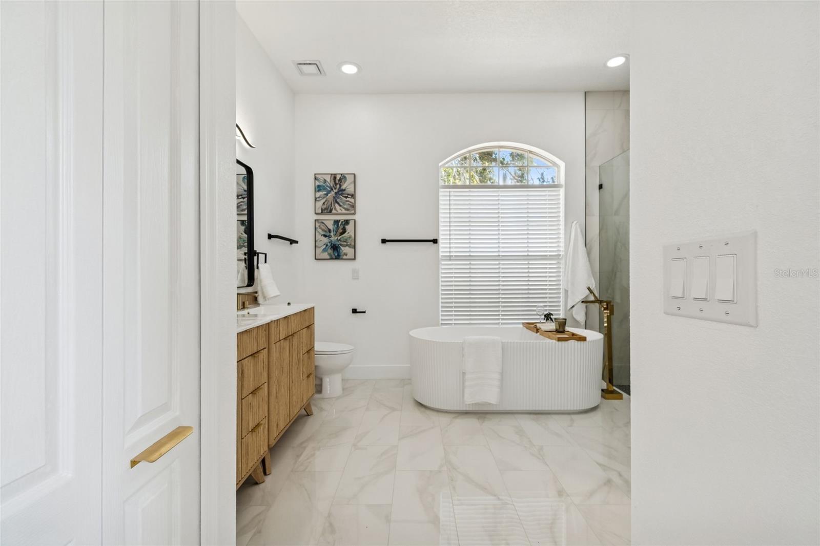 Image 60 of 98 For 8443 Ridgebrook Circle