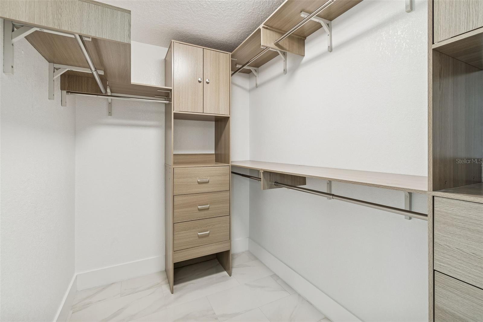 Image 61 of 98 For 8443 Ridgebrook Circle