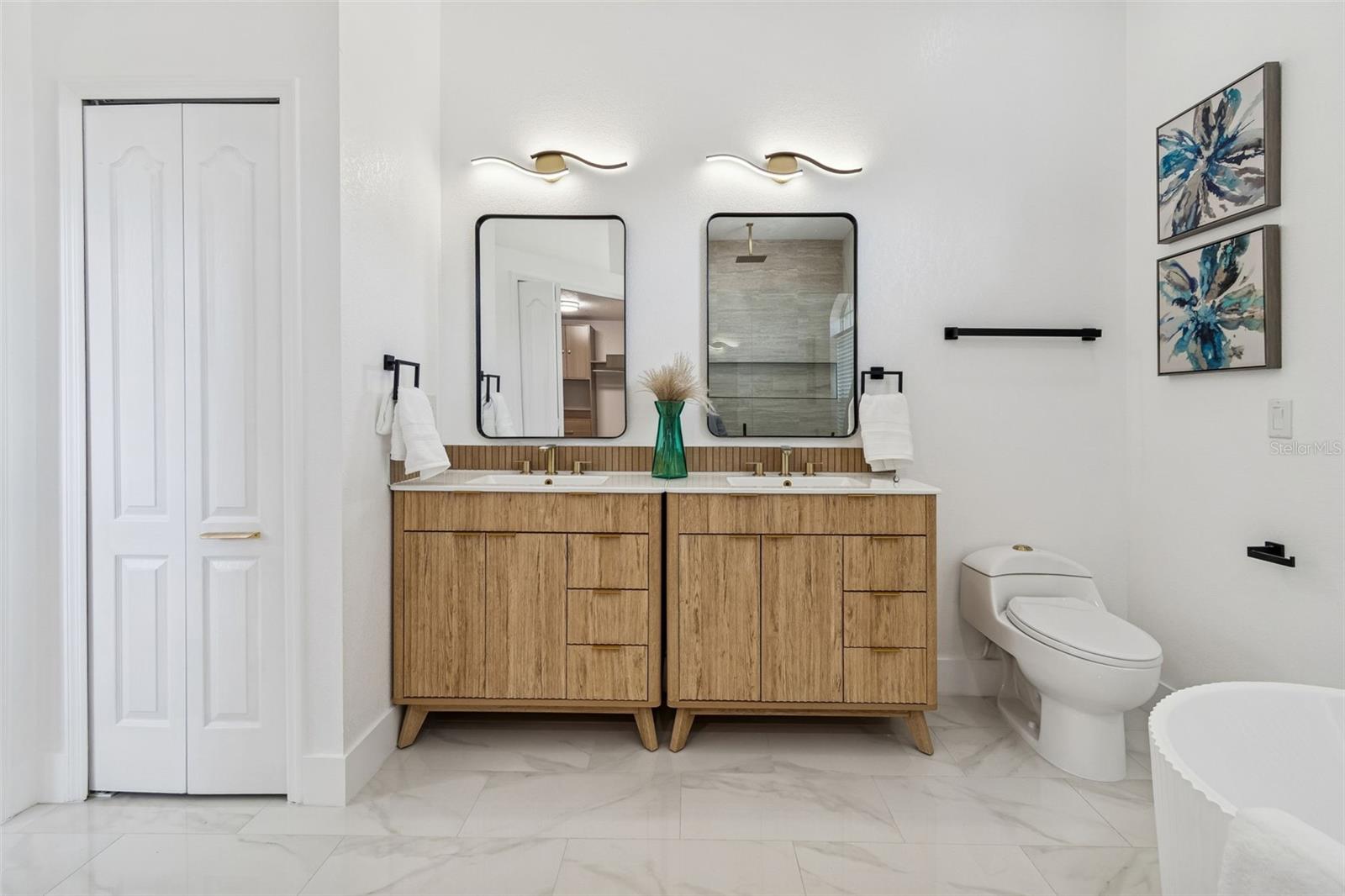 Image 64 of 98 For 8443 Ridgebrook Circle