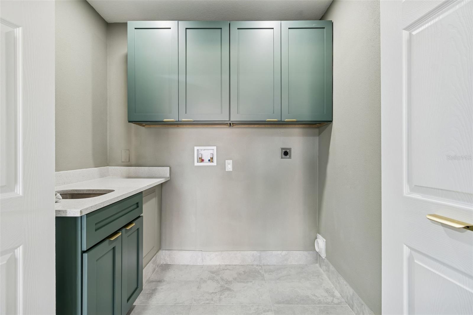 Image 72 of 98 For 8443 Ridgebrook Circle