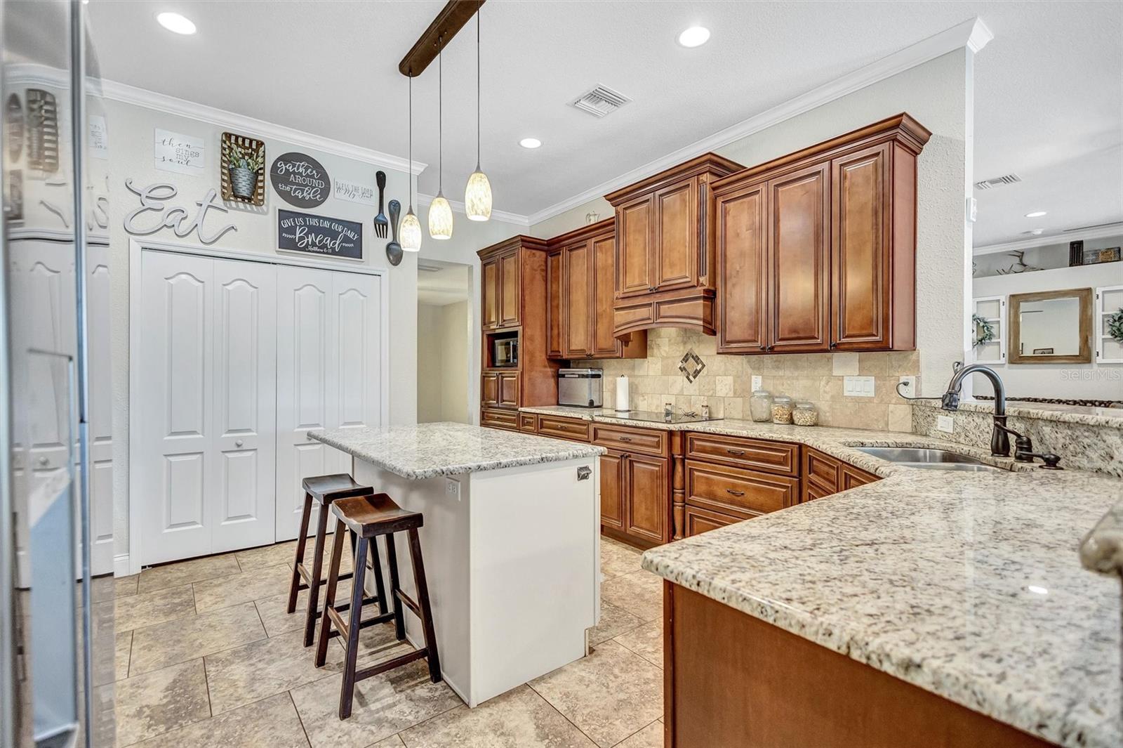 Image 22 of 76 For 1923 Cr 738  