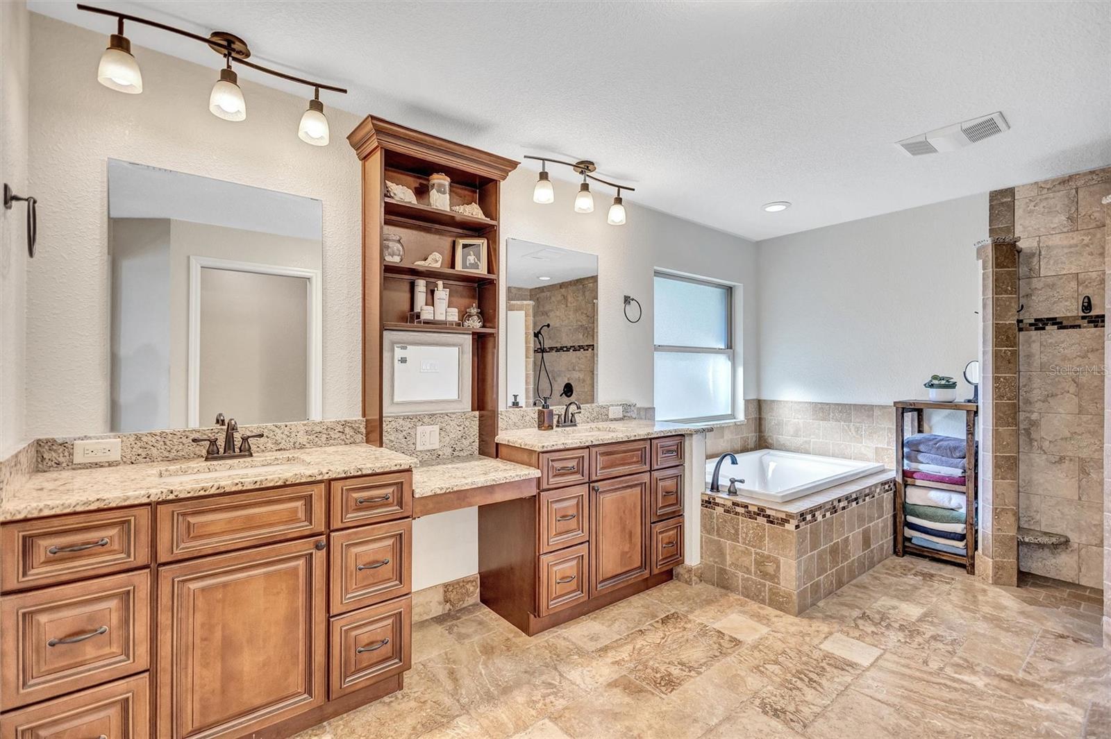 Image 41 of 76 For 1923 Cr 738  