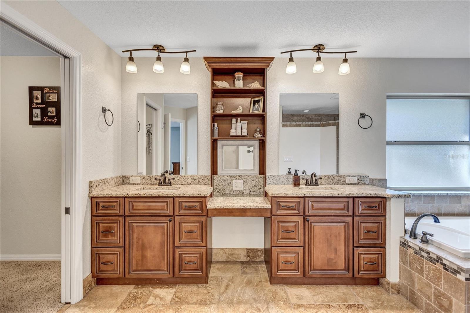 Image 42 of 76 For 1923 Cr 738  