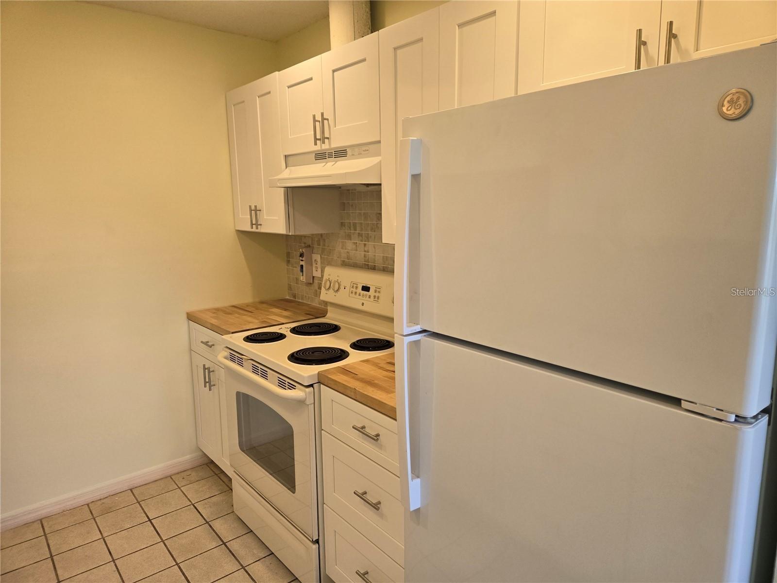 Image 12 of 25 For 908 Hendon Court 129