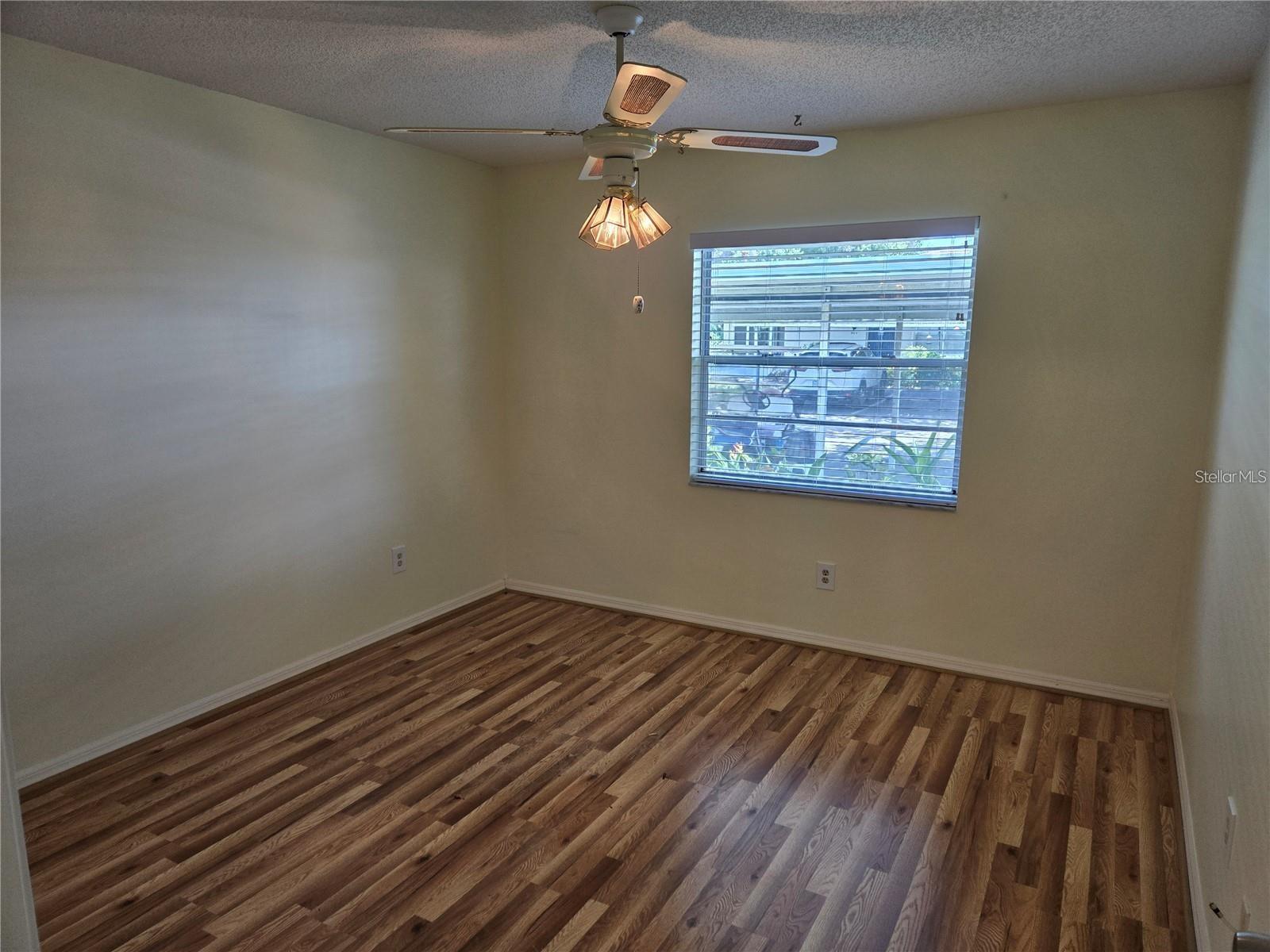 Image 17 of 25 For 908 Hendon Court 129