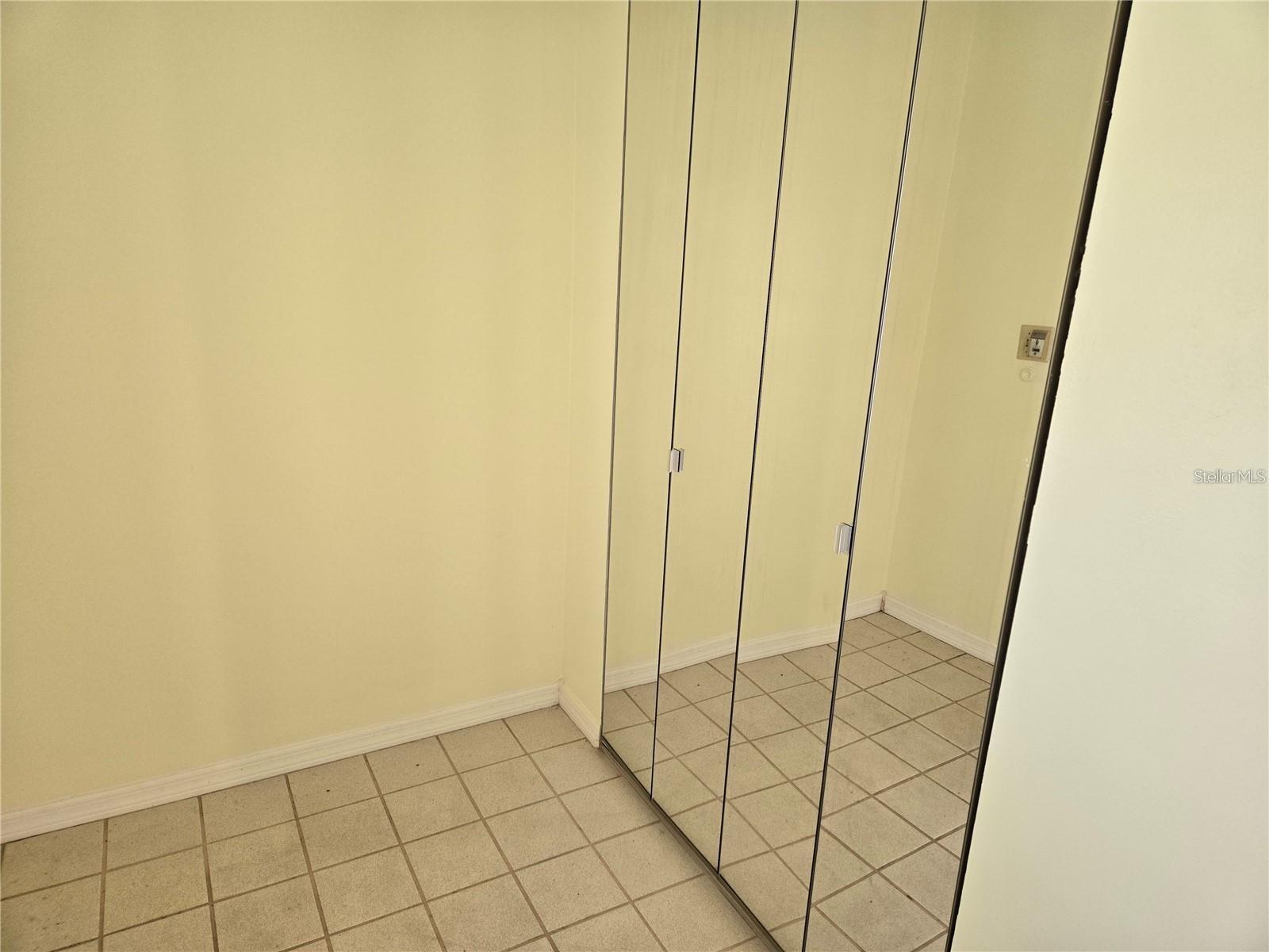 Image 4 of 25 For 908 Hendon Court 129